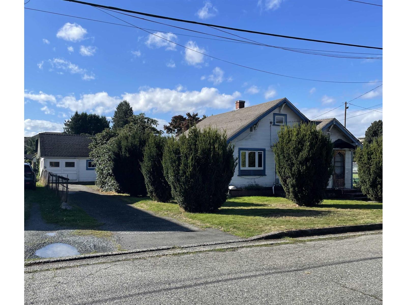 45720 Princess Avenue, Chilliwack Proper West, Chilliwack, British Columbia  V2P 2B6 - Photo 1 - R3056612