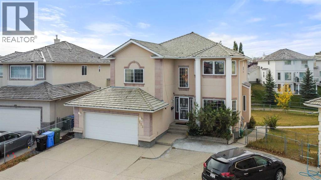 253 Coral Shores Cape Ne, Calgary, Alberta  T3J 3T8 - Photo 2 - A2260661