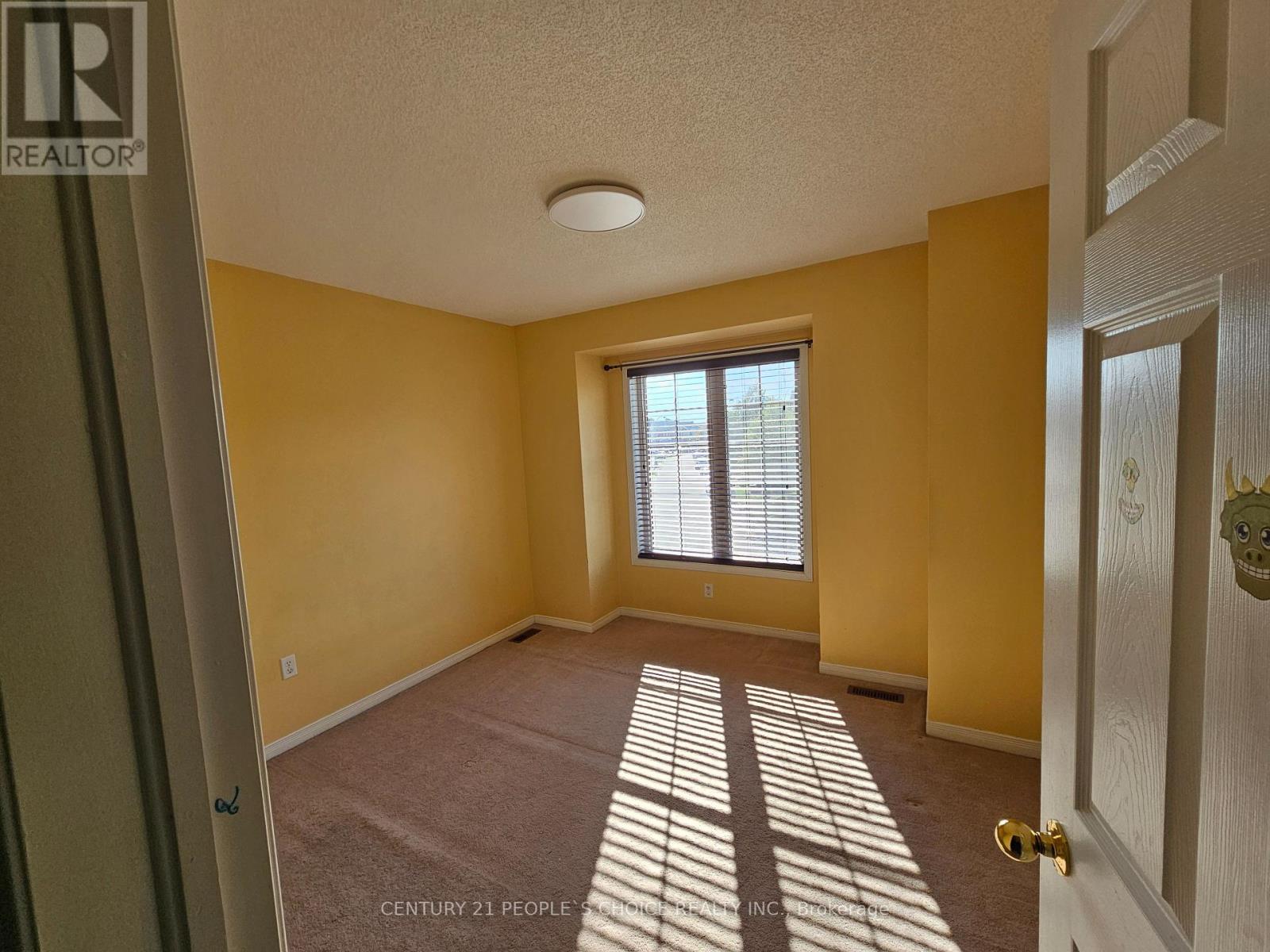 67 Portrush Trail, Brampton, Ontario  L6X 0R2 - Photo 22 - W12412071