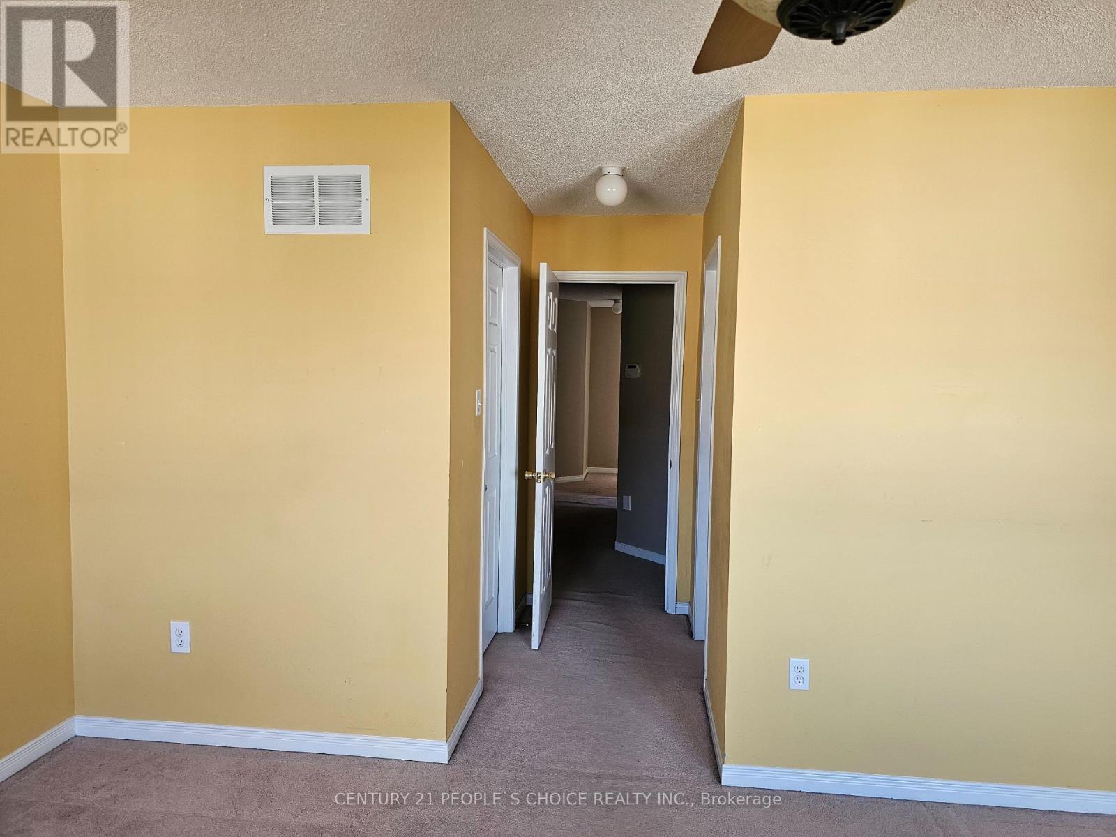 67 Portrush Trail, Brampton, Ontario  L6X 0R2 - Photo 13 - W12412071