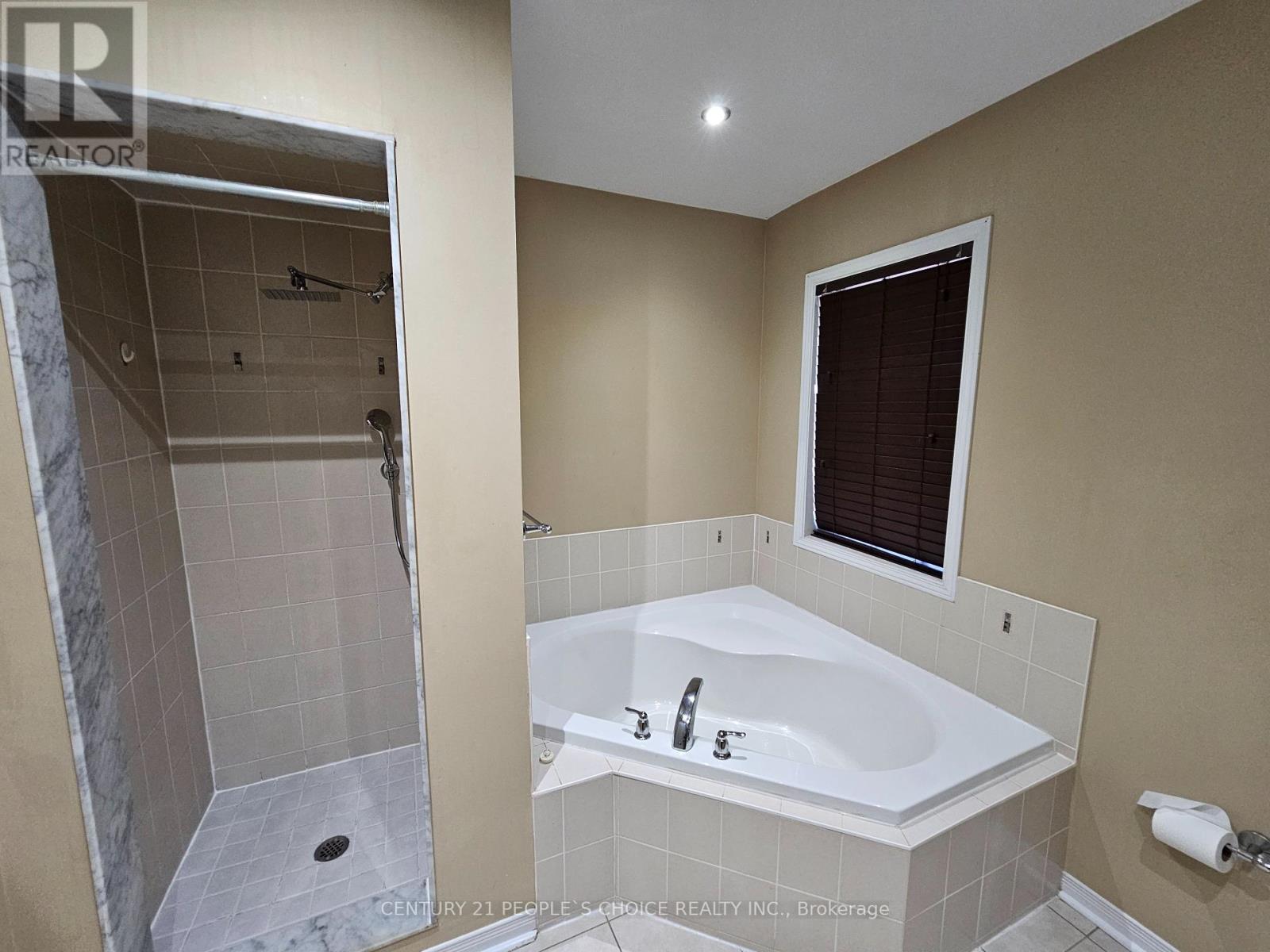 67 Portrush Trail, Brampton, Ontario  L6X 0R2 - Photo 19 - W12412071