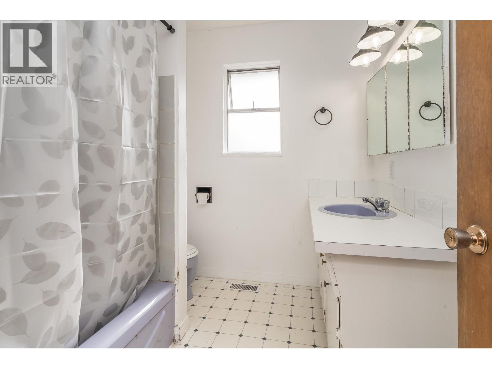 5822 51 Avenue, Ladner, British Columbia  V4K 2C1 - Photo 31 - R3056748