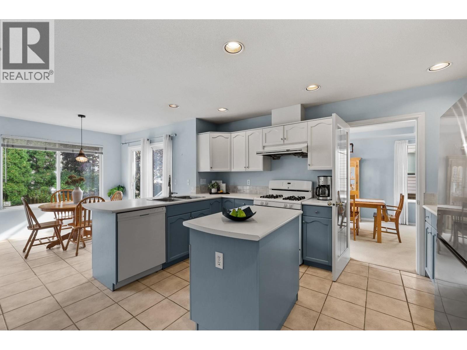 5551 Rowling Place, Richmond, British Columbia  V6V 2T4 - Photo 10 - R3056818