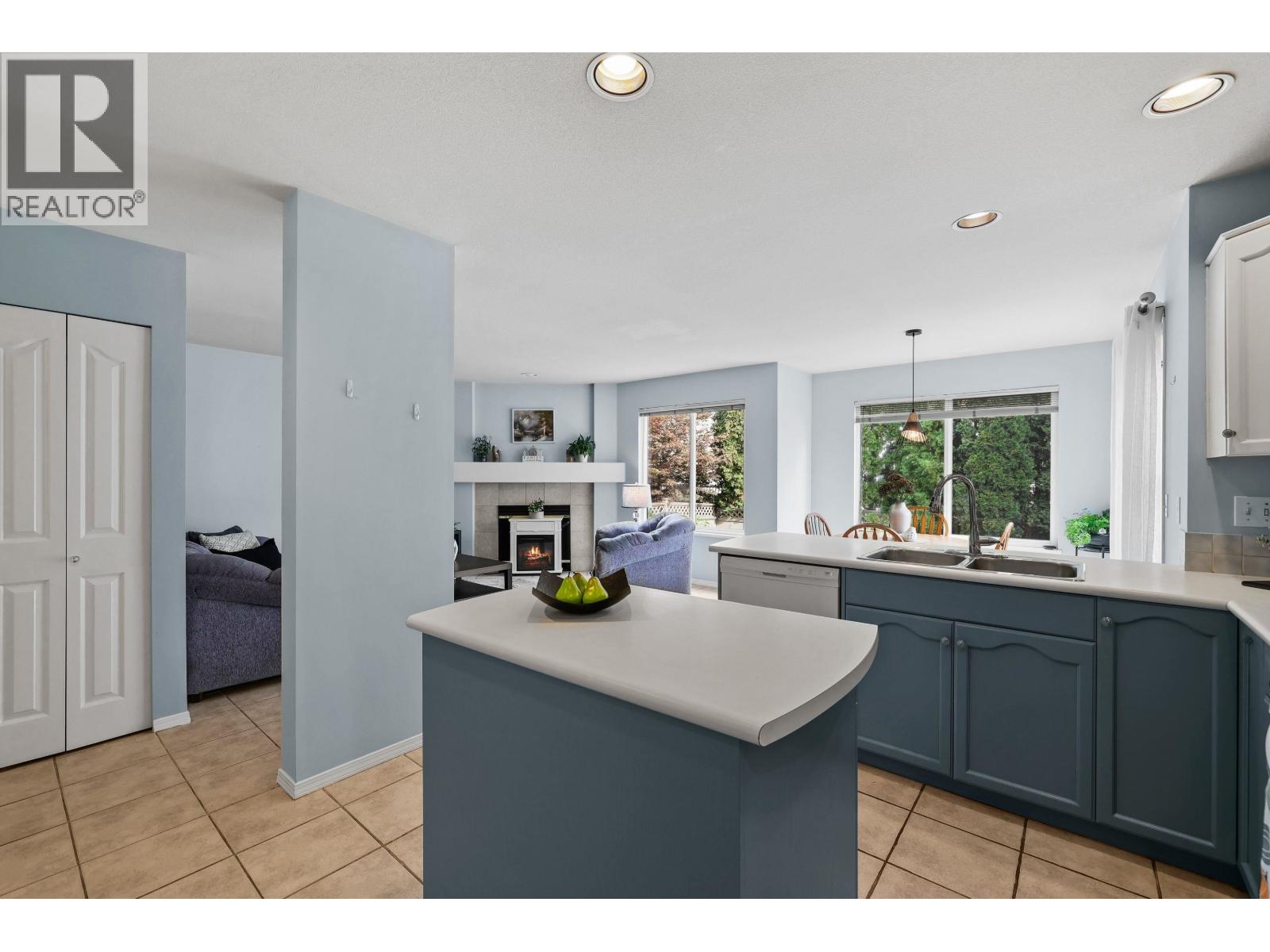 5551 Rowling Place, Richmond, British Columbia  V6V 2T4 - Photo 13 - R3056818
