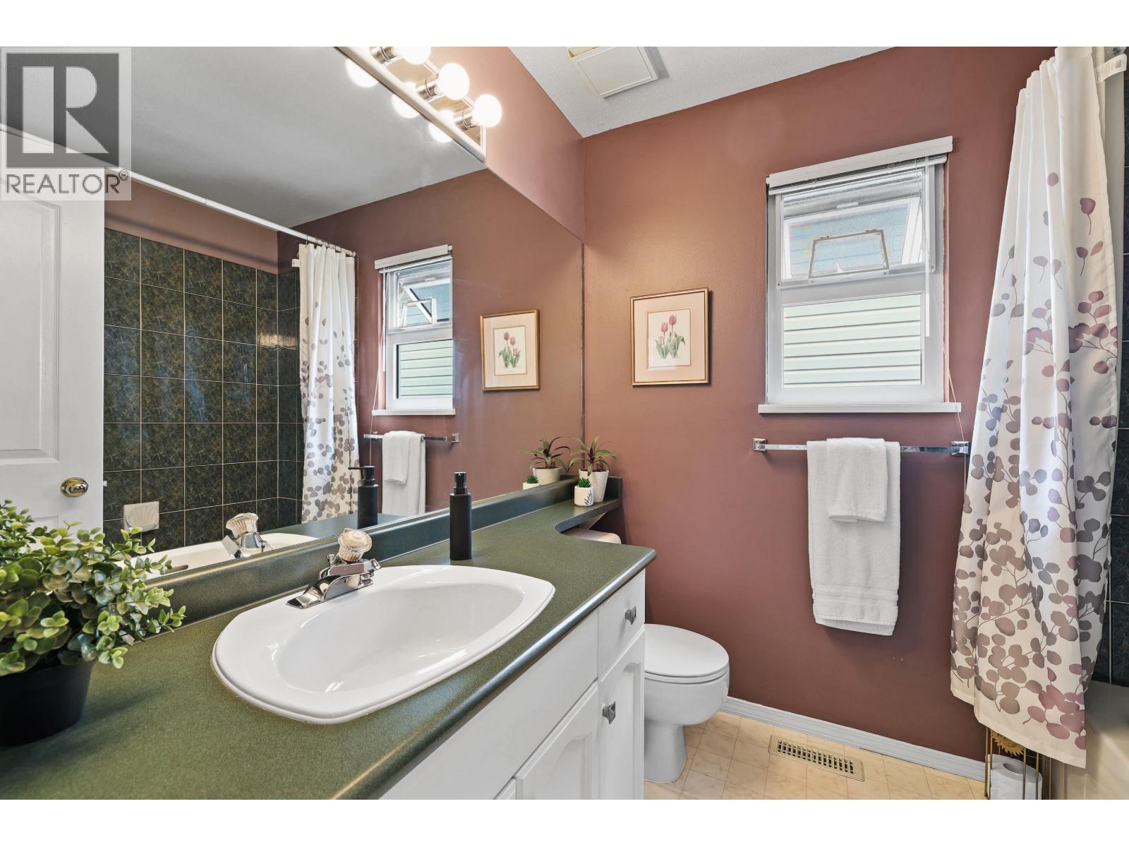 5551 Rowling Place, Richmond, British Columbia  V6V 2T4 - Photo 33 - R3056818