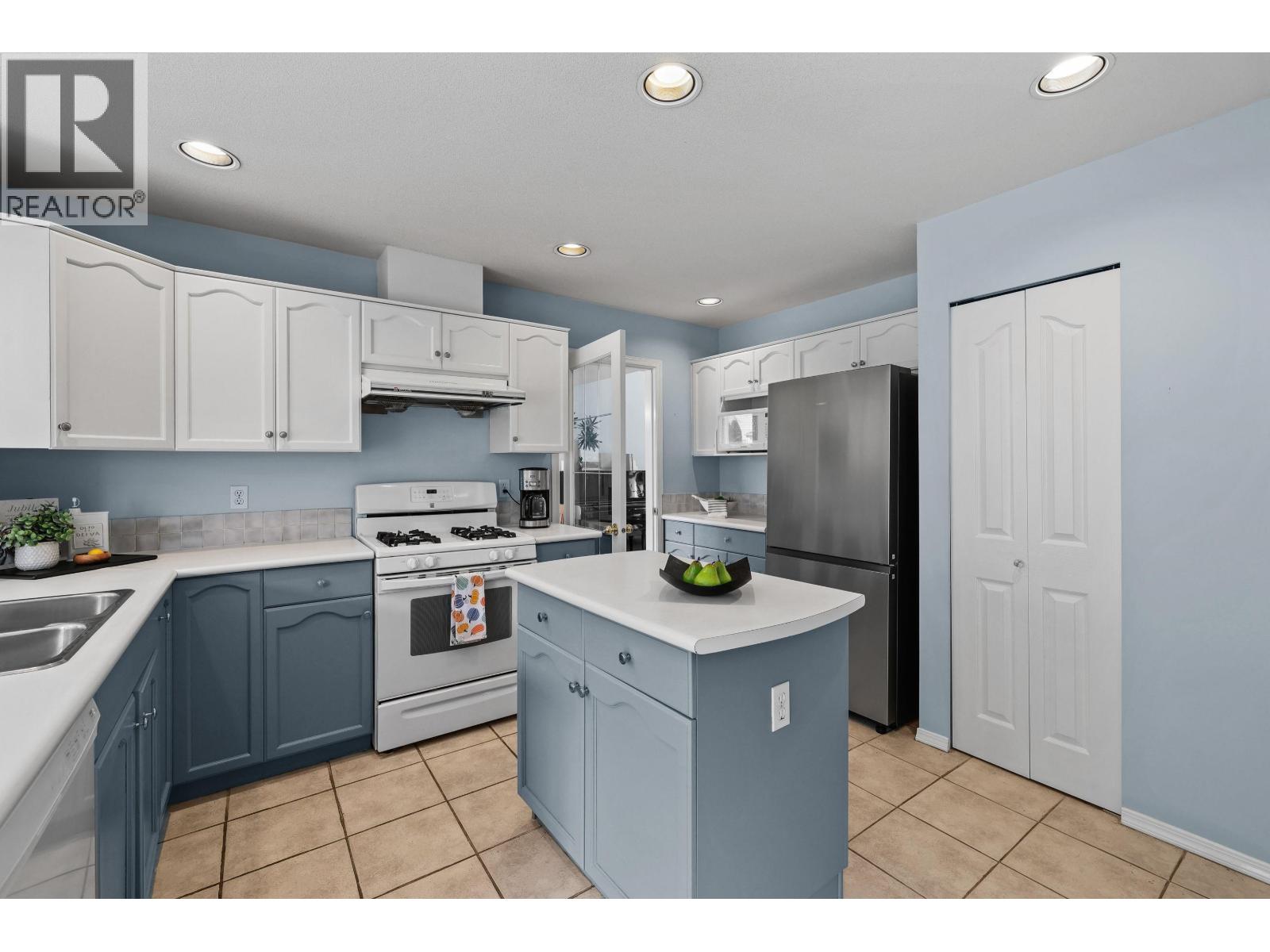 5551 Rowling Place, Richmond, British Columbia  V6V 2T4 - Photo 11 - R3056818