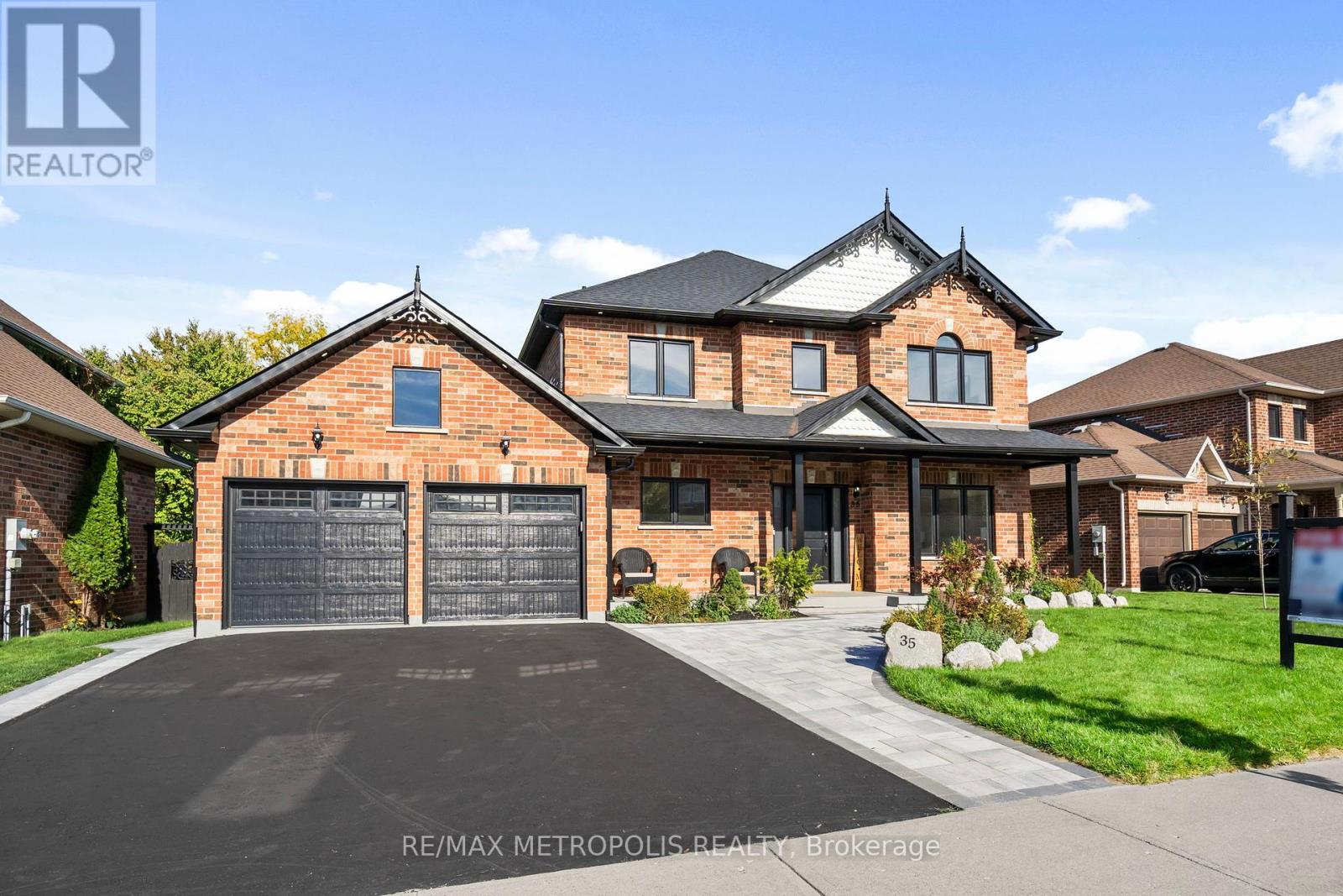 35 Nelkydd Lane, Uxbridge, Ontario  L9P 1Z8 - Photo 2 - N12453037