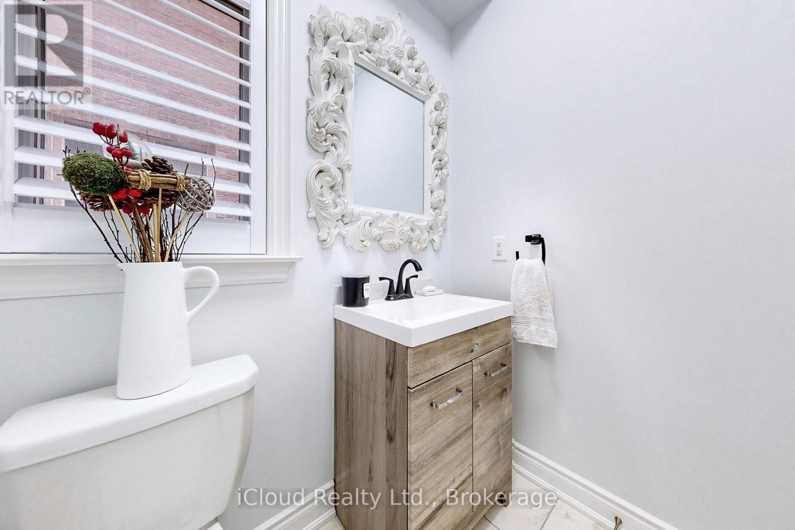 280 Miller Park Avenue, Bradford West Gwillimbury, Ontario  L3Z 0Y1 - Photo 17 - N12453057