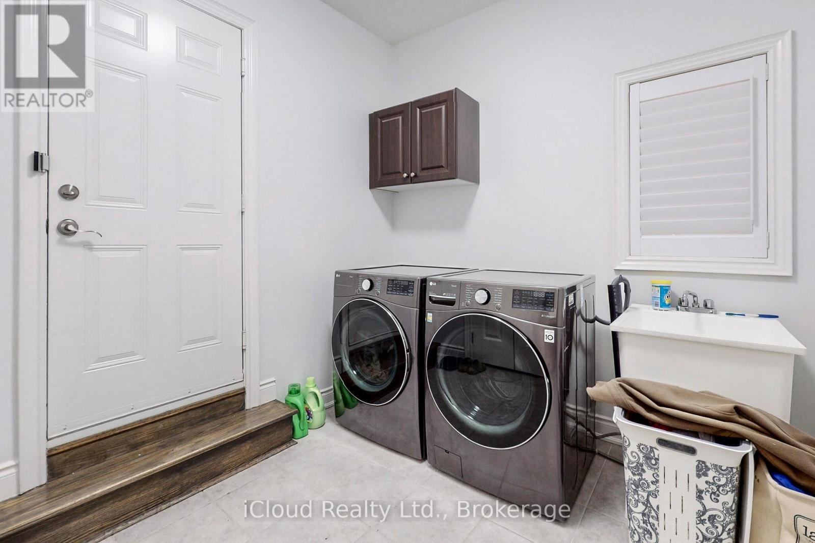 280 Miller Park Avenue, Bradford West Gwillimbury, Ontario  L3Z 0Y1 - Photo 19 - N12453057