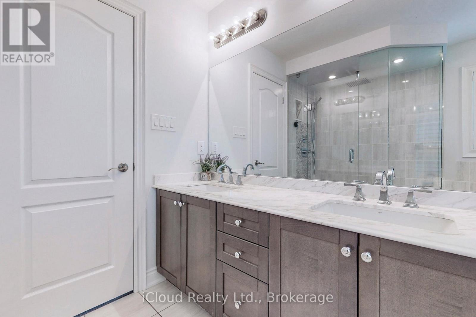 280 Miller Park Avenue, Bradford West Gwillimbury, Ontario  L3Z 0Y1 - Photo 30 - N12453057