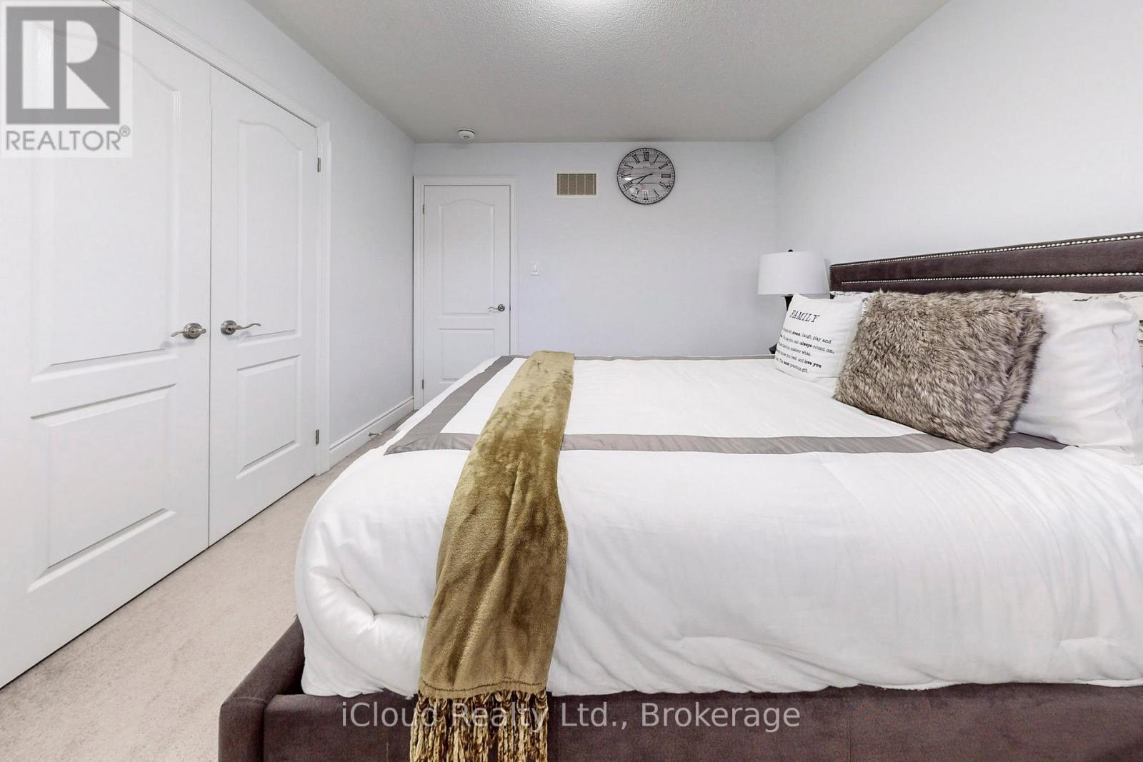 280 Miller Park Avenue, Bradford West Gwillimbury, Ontario  L3Z 0Y1 - Photo 38 - N12453057