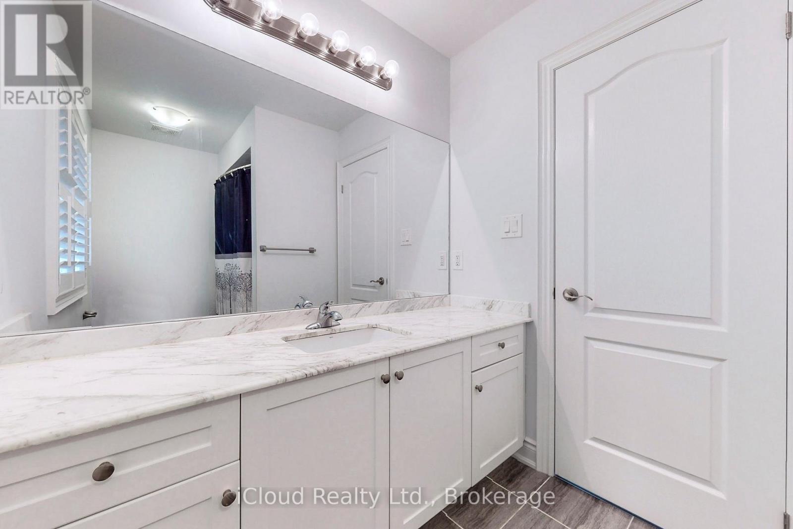 280 Miller Park Avenue, Bradford West Gwillimbury, Ontario  L3Z 0Y1 - Photo 44 - N12453057