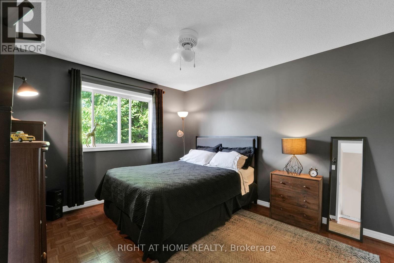 304 Rhodes Circle, Newmarket, Ontario  L3X 1V4 - Photo 18 - N12453060