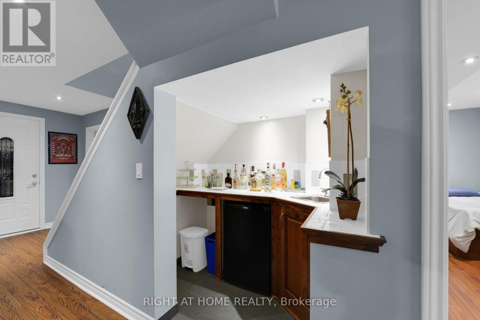 304 Rhodes Circle, Newmarket, Ontario  L3X 1V4 - Photo 30 - N12453060