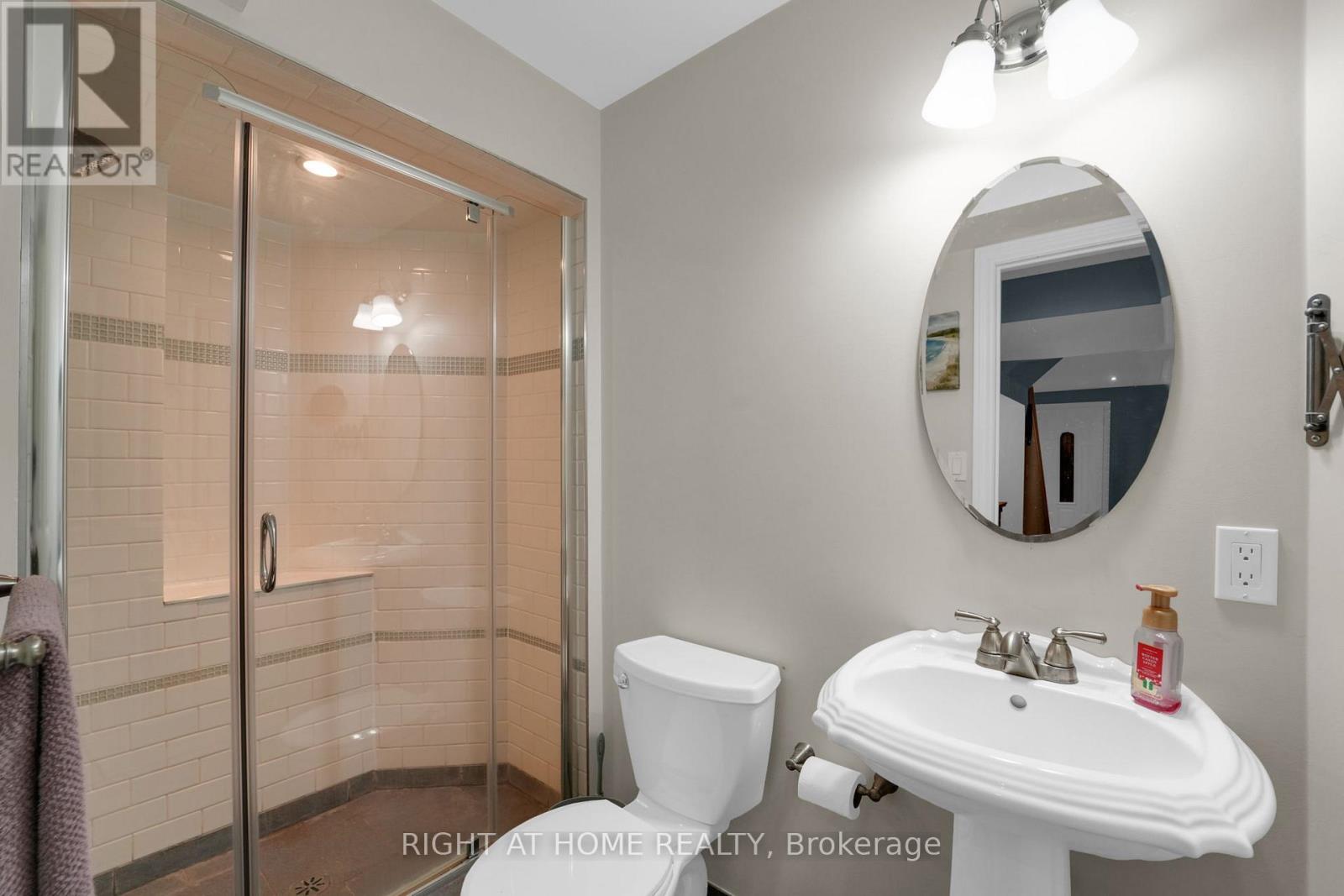 304 Rhodes Circle, Newmarket, Ontario  L3X 1V4 - Photo 31 - N12453060