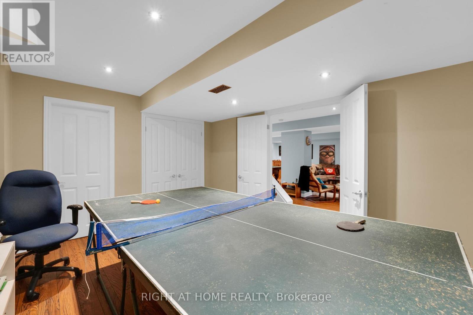 304 Rhodes Circle, Newmarket, Ontario  L3X 1V4 - Photo 36 - N12453060