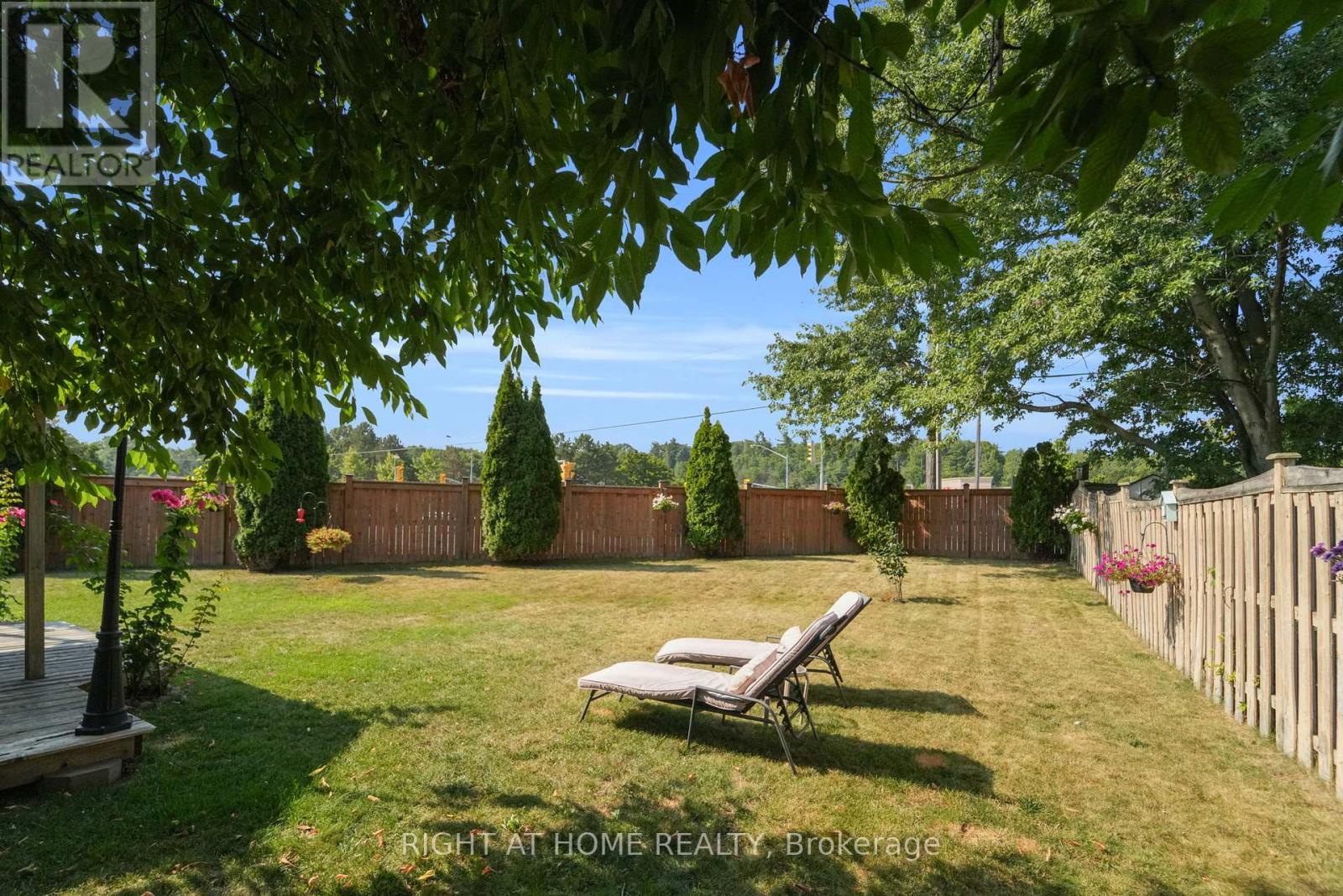 304 Rhodes Circle, Newmarket, Ontario  L3X 1V4 - Photo 42 - N12453060