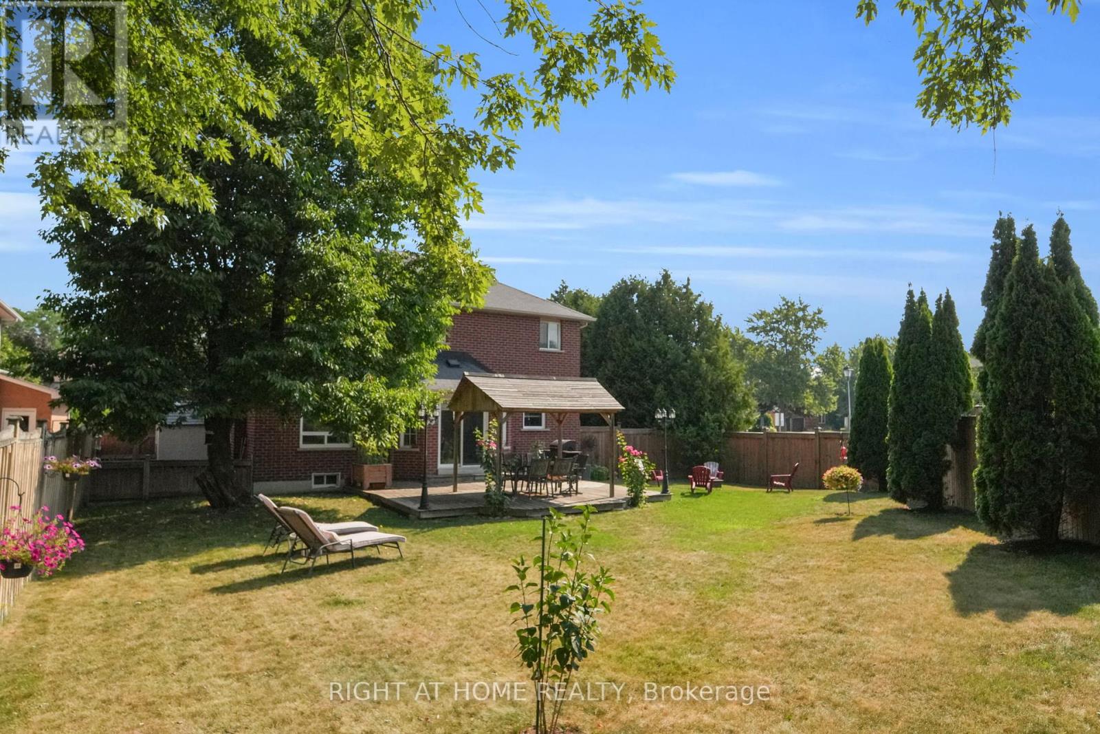 304 Rhodes Circle, Newmarket, Ontario  L3X 1V4 - Photo 44 - N12453060