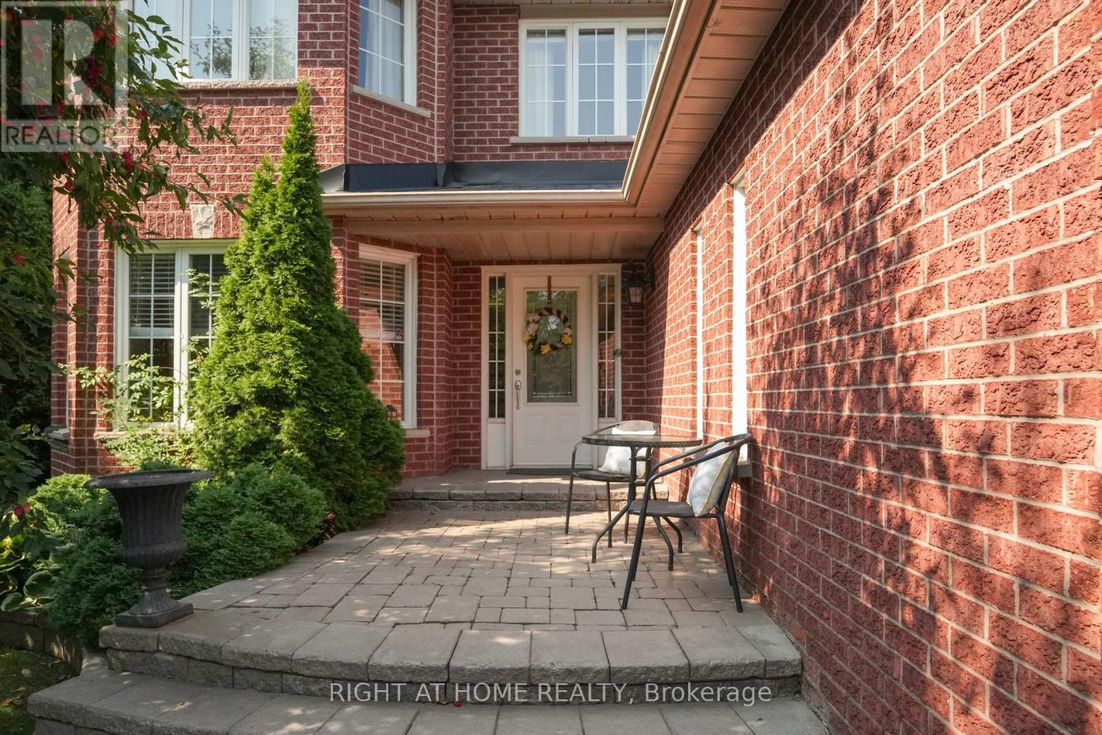 304 Rhodes Circle, Newmarket, Ontario  L3X 1V4 - Photo 45 - N12453060
