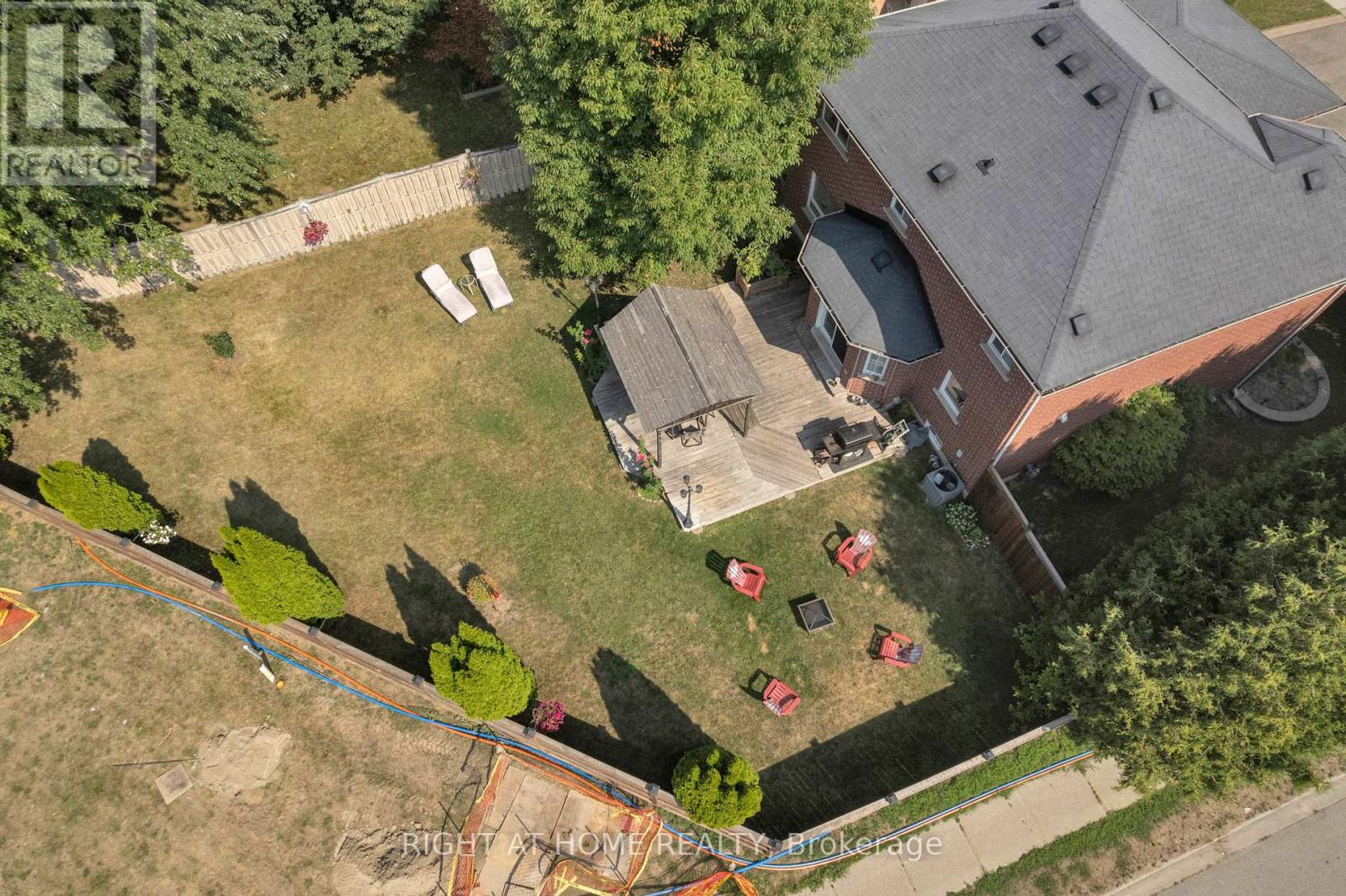 304 Rhodes Circle, Newmarket, Ontario  L3X 1V4 - Photo 49 - N12453060