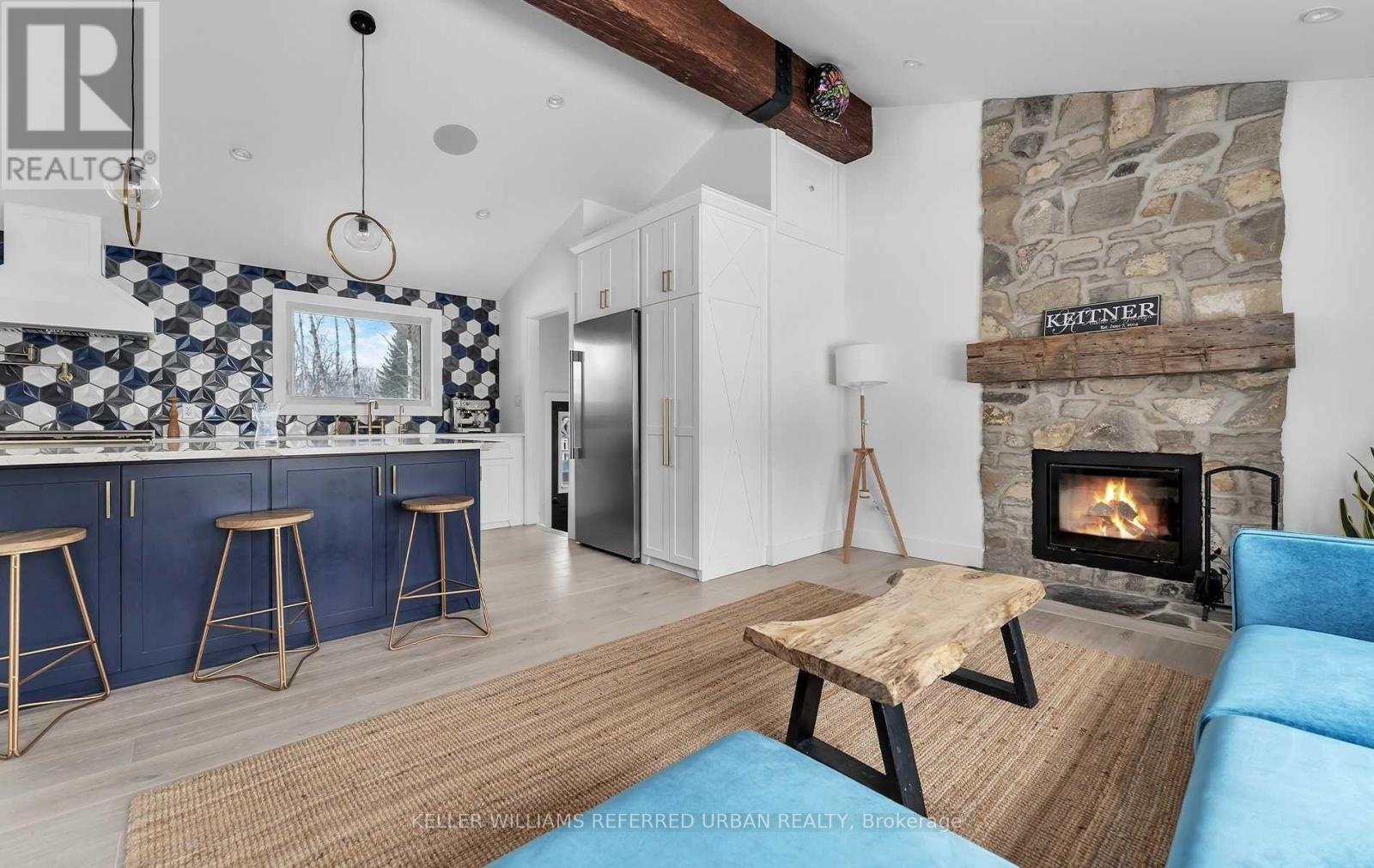 886 Sixth Street, Collingwood, Ontario  L9Y 3Y9 - Photo 4 - S12453056