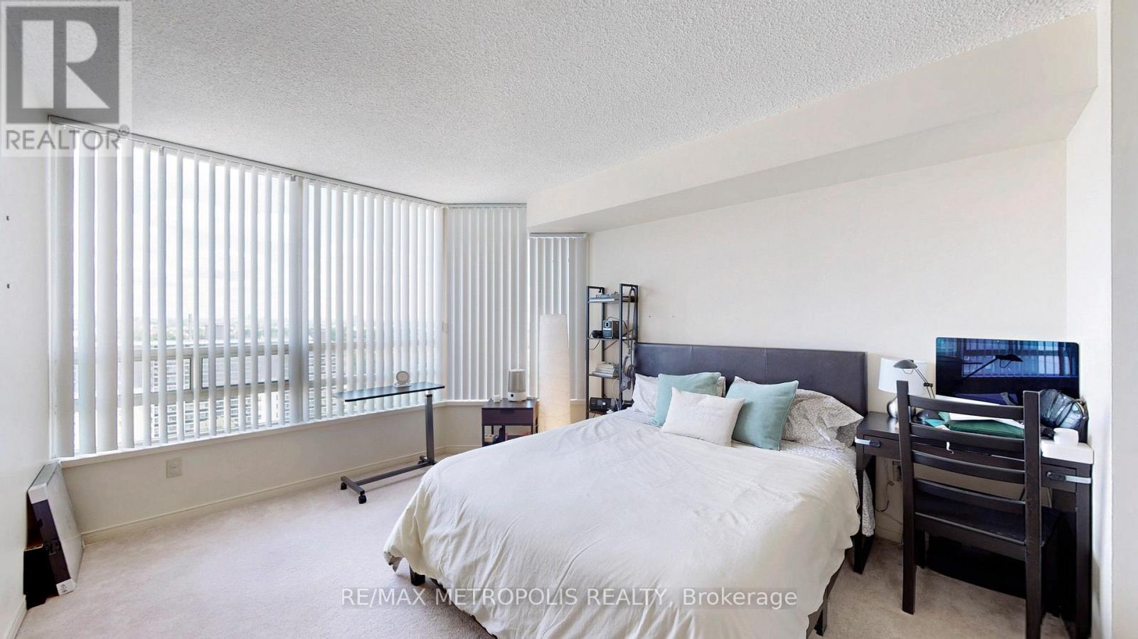 1709 - 75 King Street E, Mississauga, Ontario  L5A 4G5 - Photo 16 - W12453039