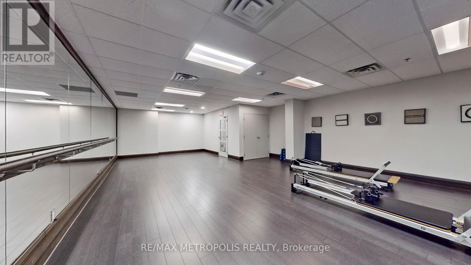 1709 - 75 King Street E, Mississauga, Ontario  L5A 4G5 - Photo 30 - W12453039