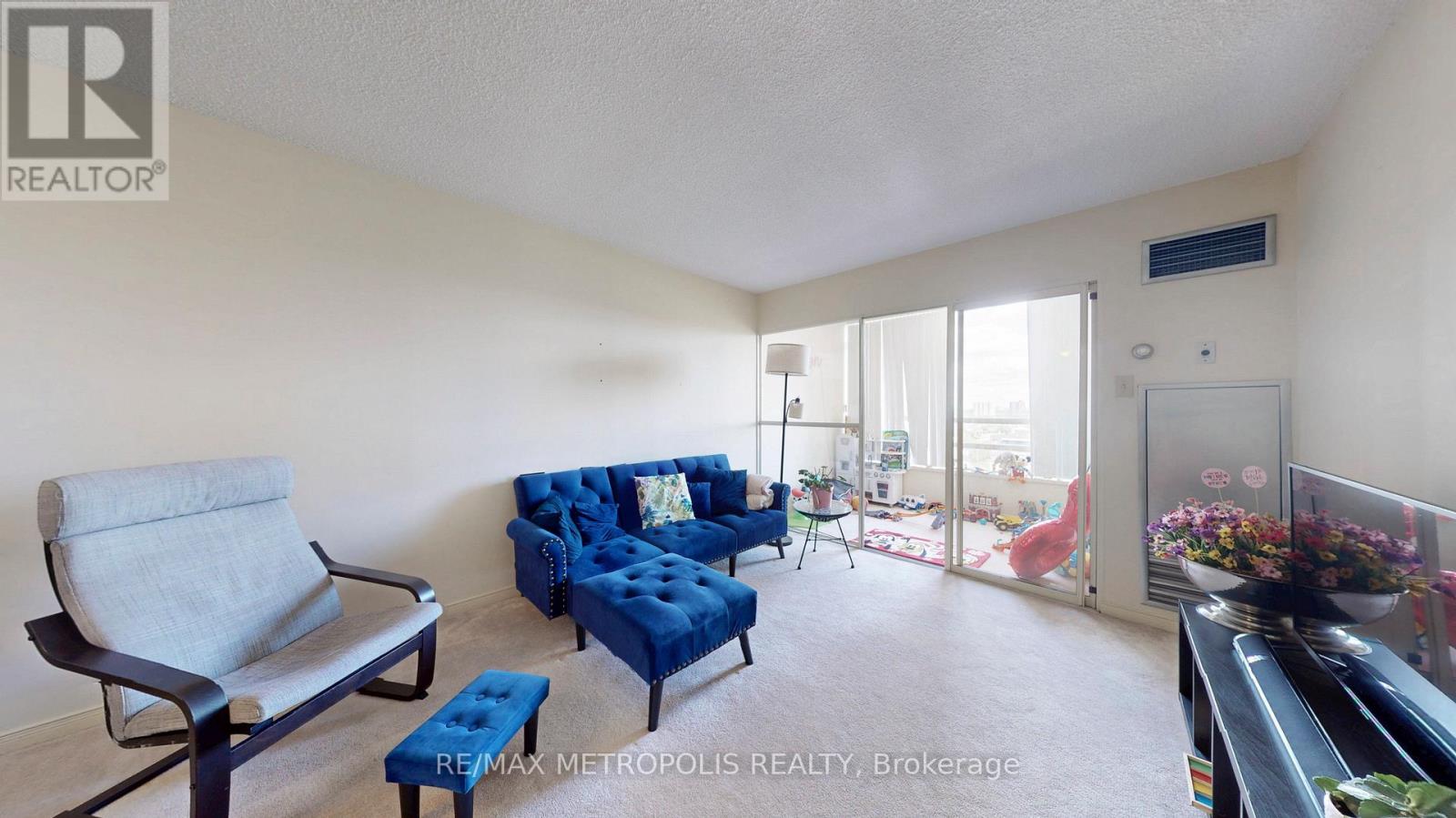 1709 - 75 King Street E, Mississauga, Ontario  L5A 4G5 - Photo 4 - W12453039