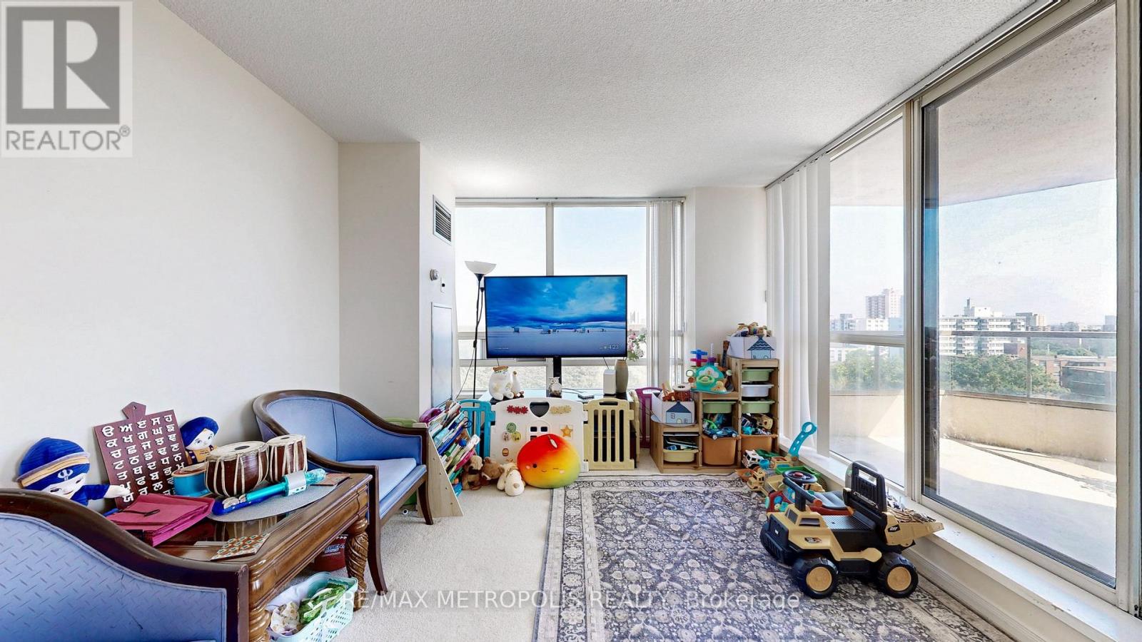 1202 - 75 King Street E, Mississauga, Ontario  L5A 4G5 - Photo 10 - W12453041