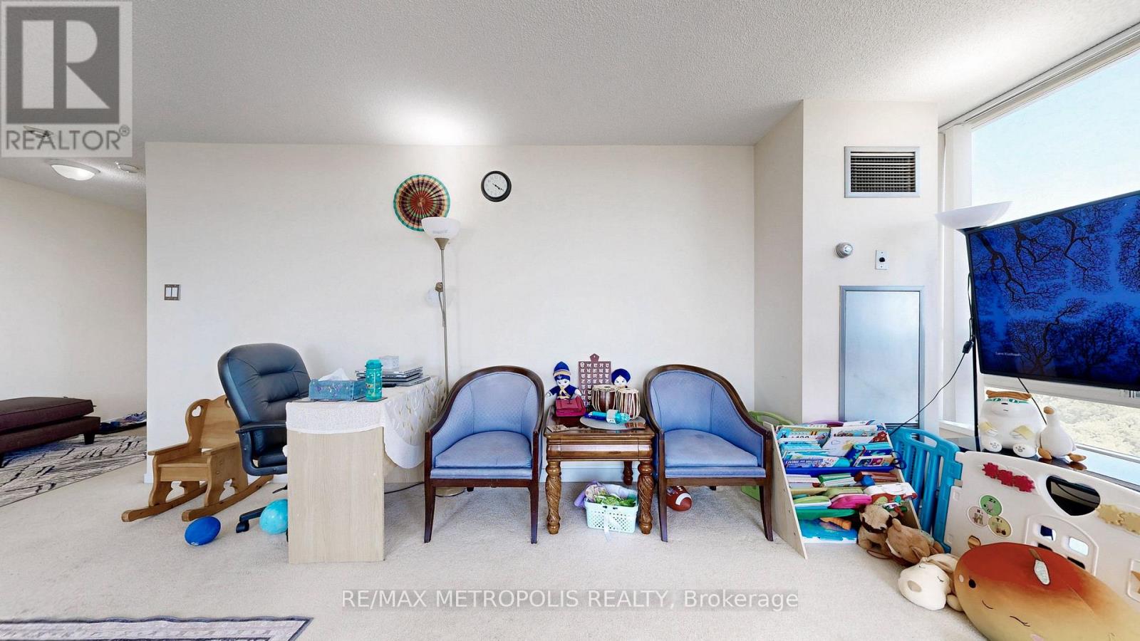 1202 - 75 King Street E, Mississauga, Ontario  L5A 4G5 - Photo 12 - W12453041