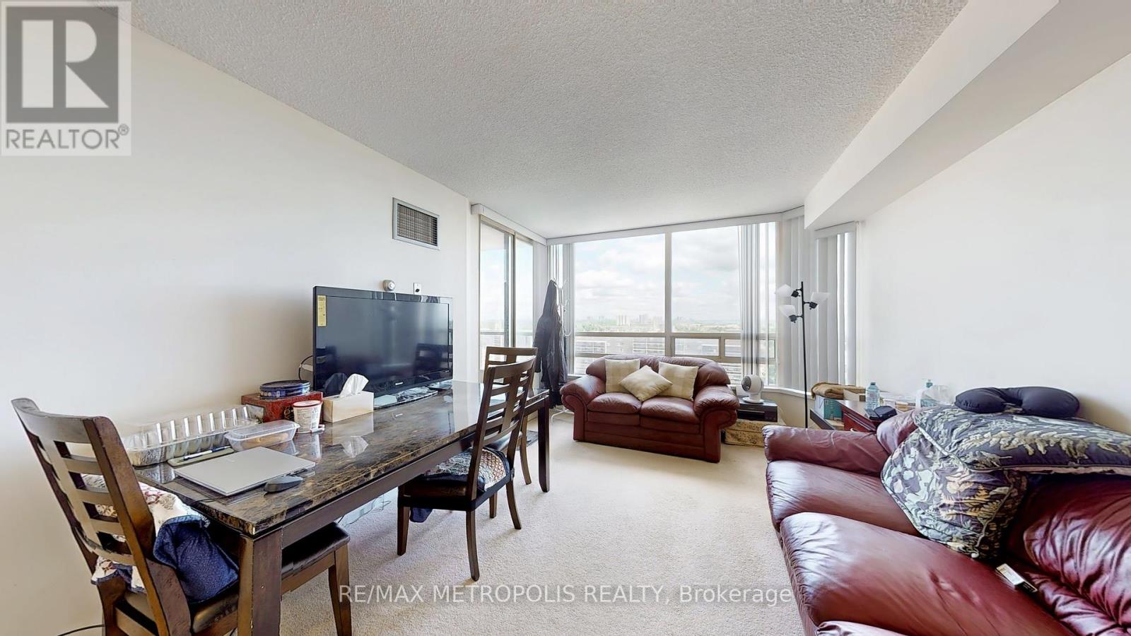 1703 - 75 King Street E, Mississauga, Ontario  L5A 4G5 - Photo 2 - W12453044