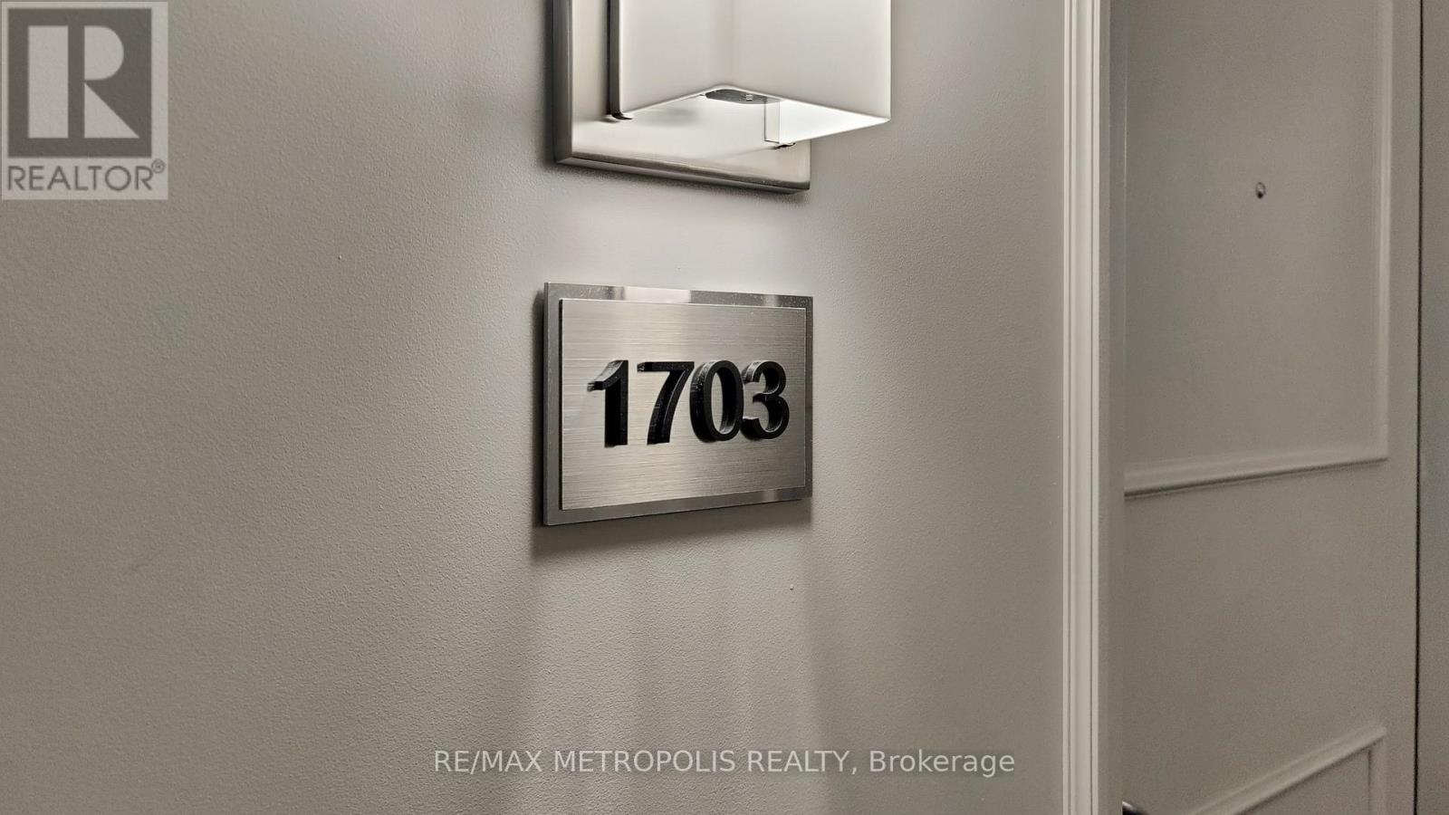 1703 - 75 King Street E, Mississauga, Ontario  L5A 4G5 - Photo 21 - W12453044