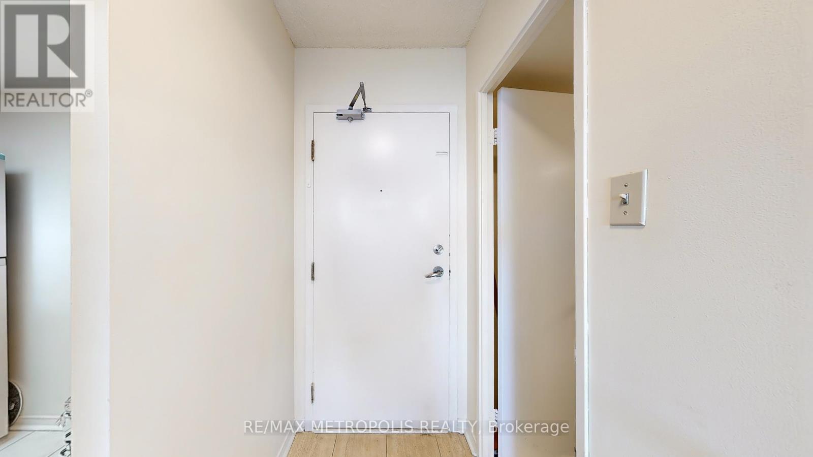 1703 - 75 King Street E, Mississauga, Ontario  L5A 4G5 - Photo 25 - W12453044