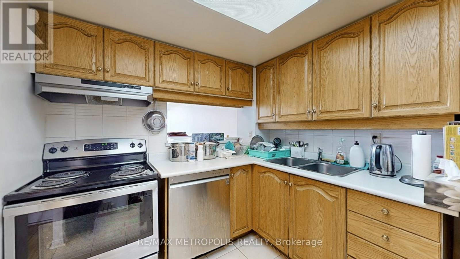 1703 - 75 King Street E, Mississauga, Ontario  L5A 4G5 - Photo 26 - W12453044