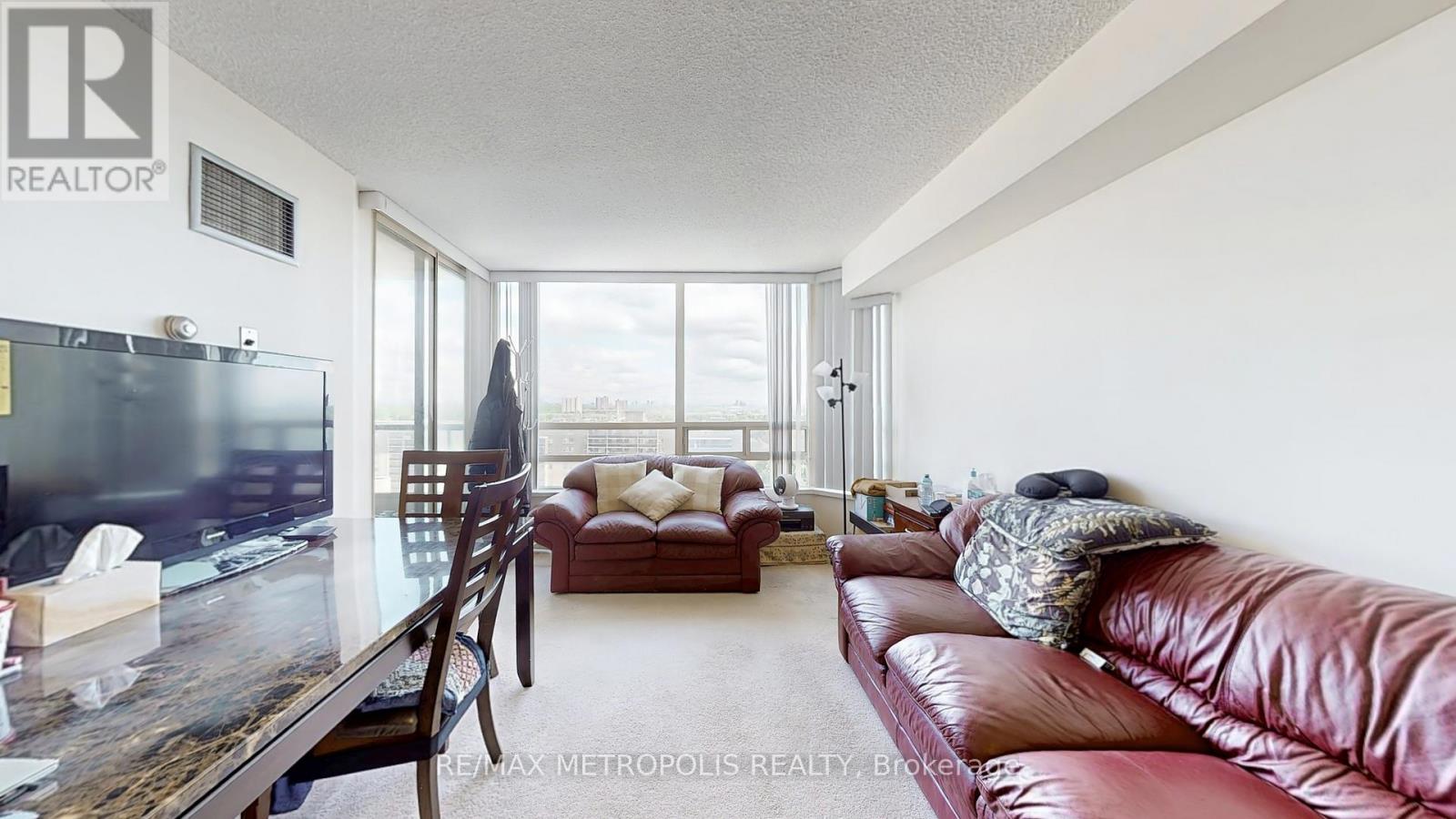1703 - 75 King Street E, Mississauga, Ontario  L5A 4G5 - Photo 3 - W12453044