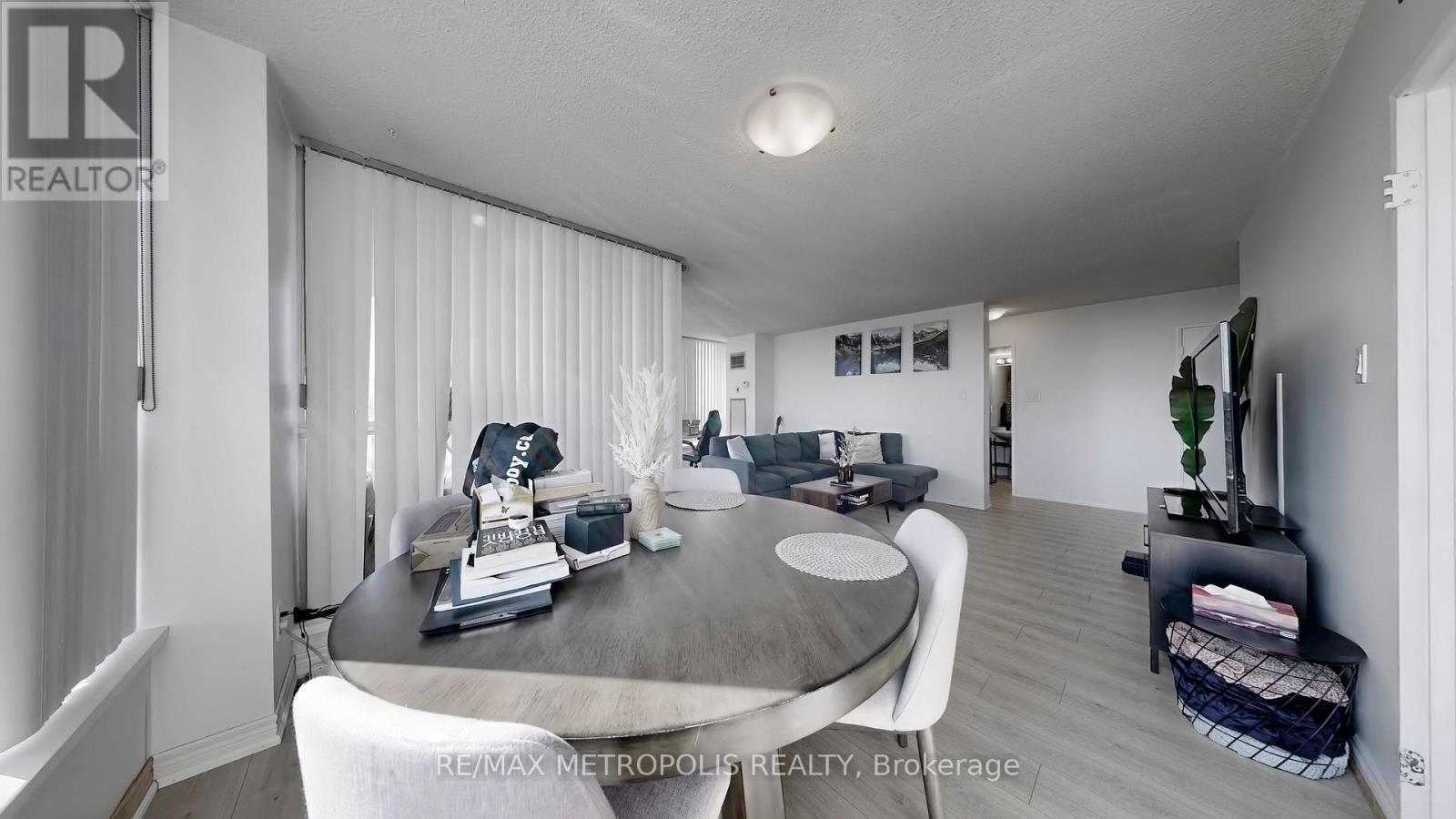 1512 - 75 King Street E, Mississauga, Ontario  L5A 4G5 - Photo 18 - W12453048