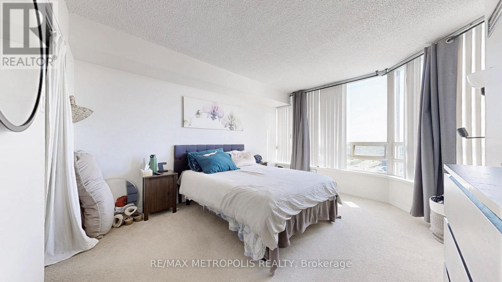 1512 - 75 King Street E, Mississauga, Ontario  L5A 4G5 - Photo 19 - W12453048