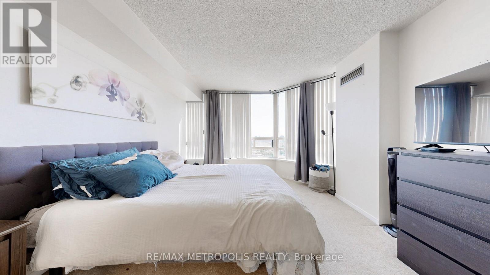 1512 - 75 King Street E, Mississauga, Ontario  L5A 4G5 - Photo 22 - W12453048