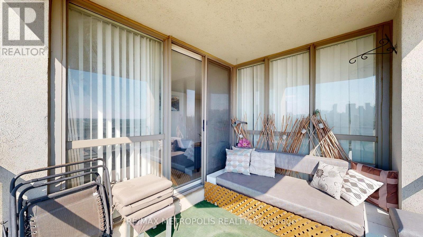 1512 - 75 King Street E, Mississauga, Ontario  L5A 4G5 - Photo 29 - W12453048