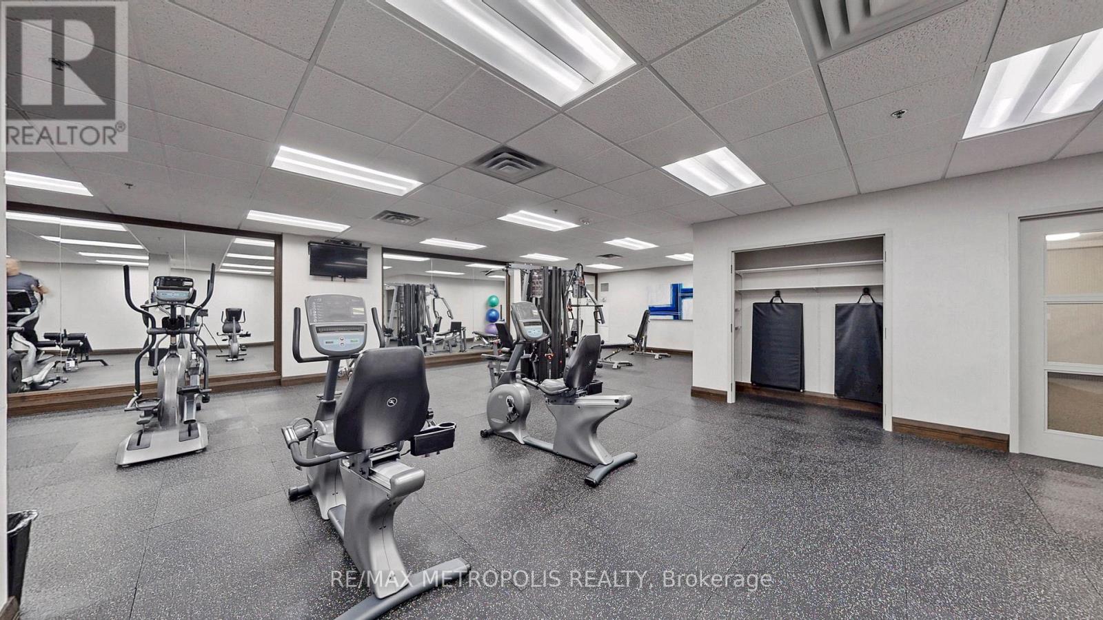 1512 - 75 King Street E, Mississauga, Ontario  L5A 4G5 - Photo 35 - W12453048