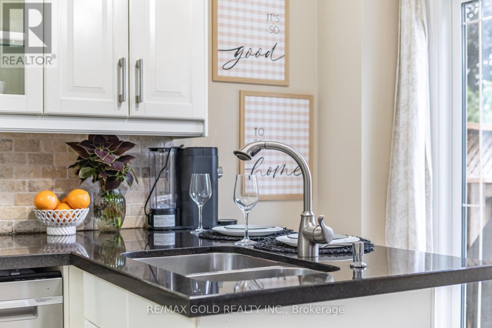 26 Flemington Drive, Caledon, Ontario  L7C 1B5 - Photo 17 - W12453052