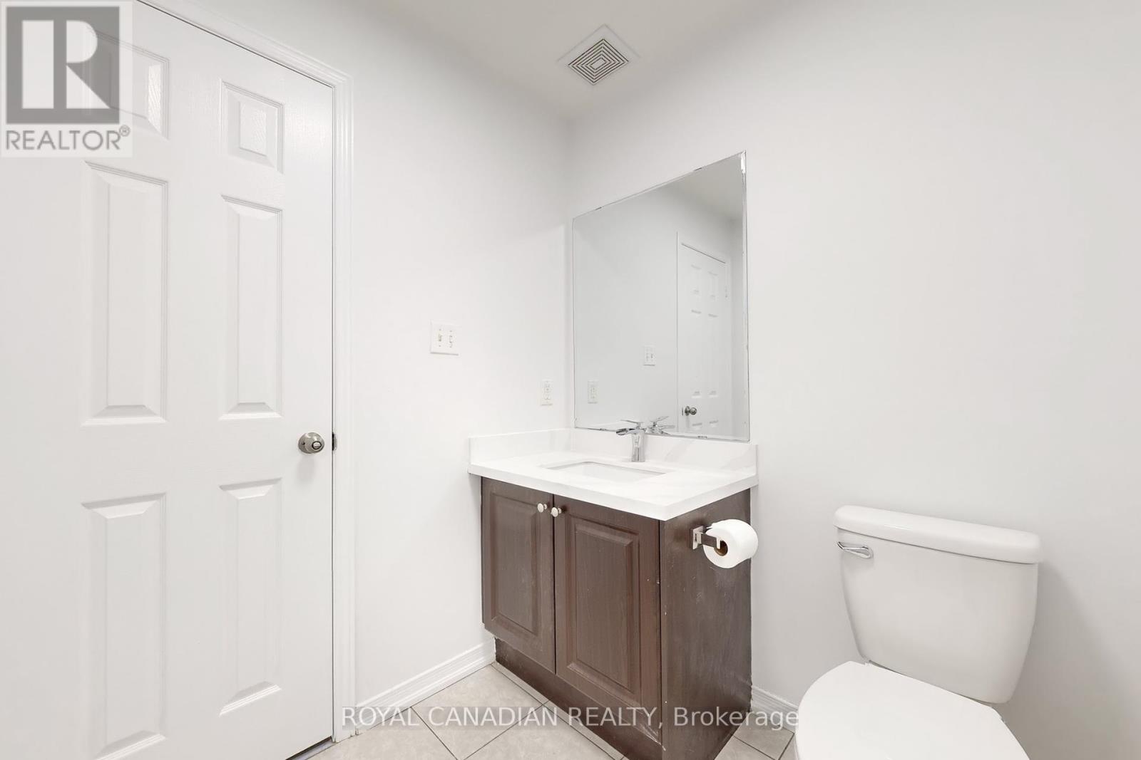 54 Chesterwood Crescent, Brampton, Ontario  L6Y 0Z4 - Photo 12 - W12453063