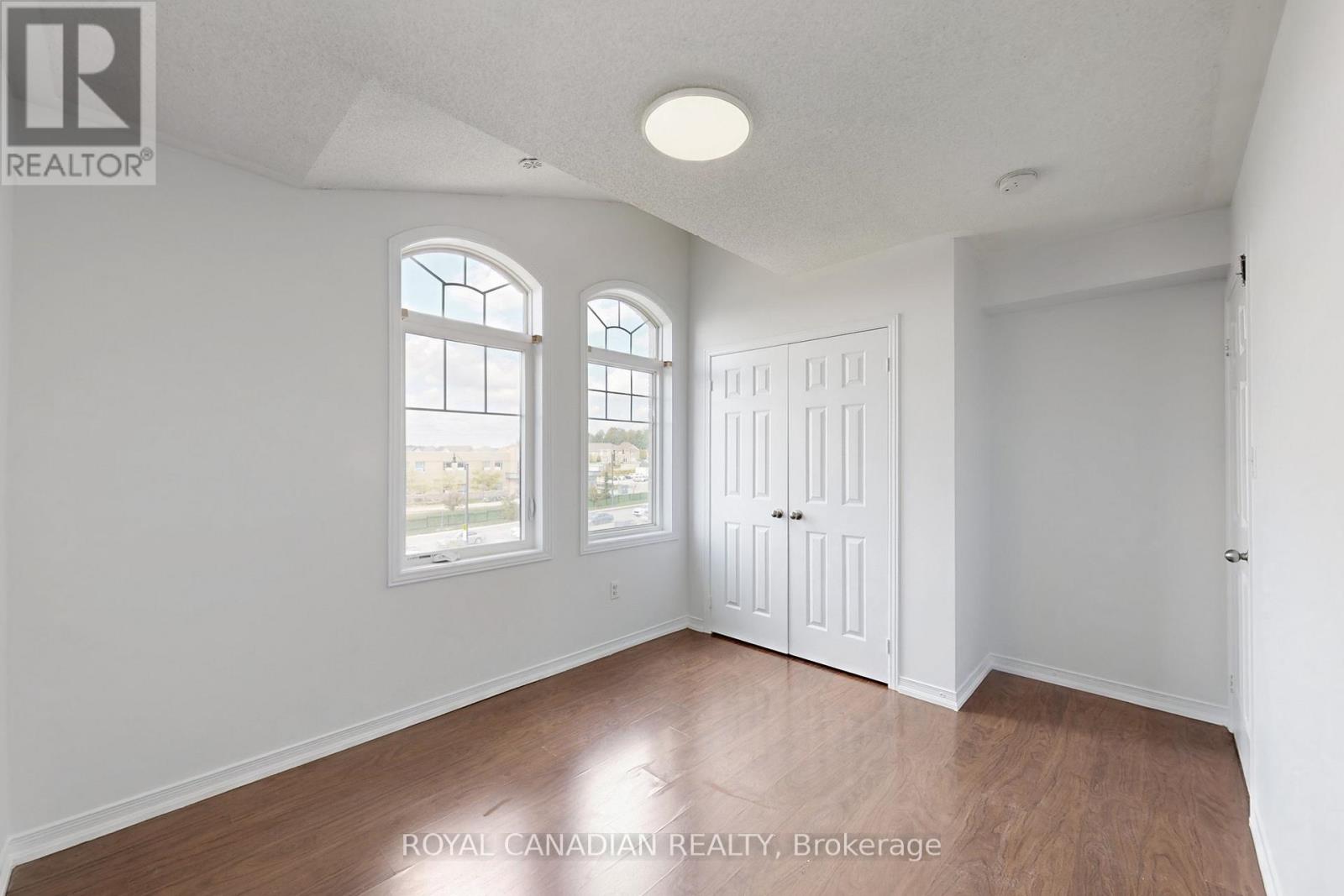 54 Chesterwood Crescent, Brampton, Ontario  L6Y 0Z4 - Photo 25 - W12453063