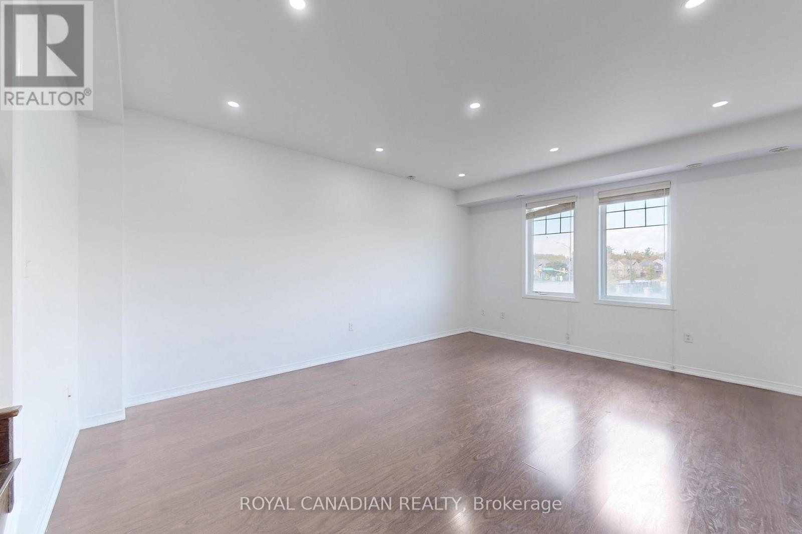 54 Chesterwood Crescent, Brampton, Ontario  L6Y 0Z4 - Photo 3 - W12453063