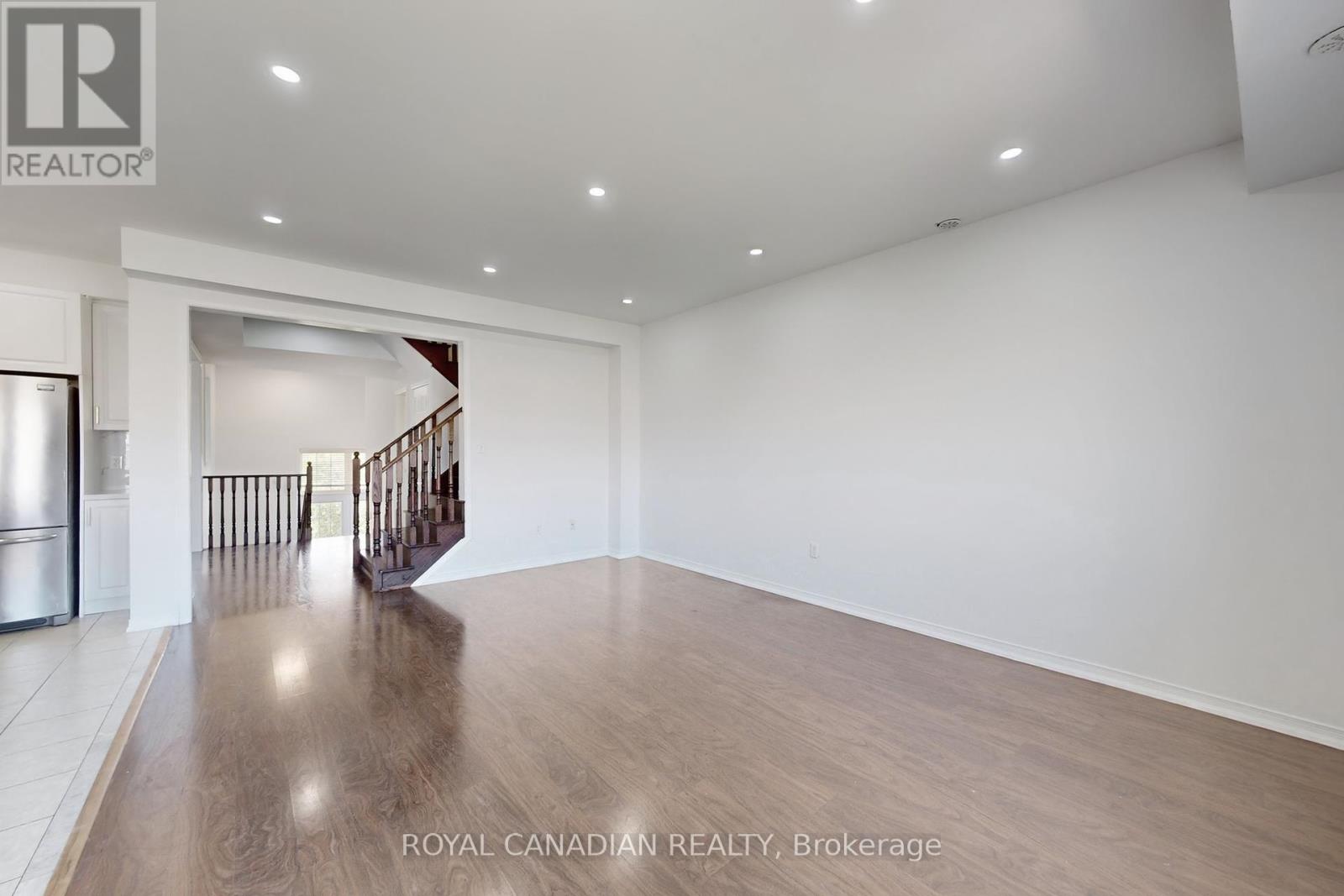 54 Chesterwood Crescent, Brampton, Ontario  L6Y 0Z4 - Photo 8 - W12453063