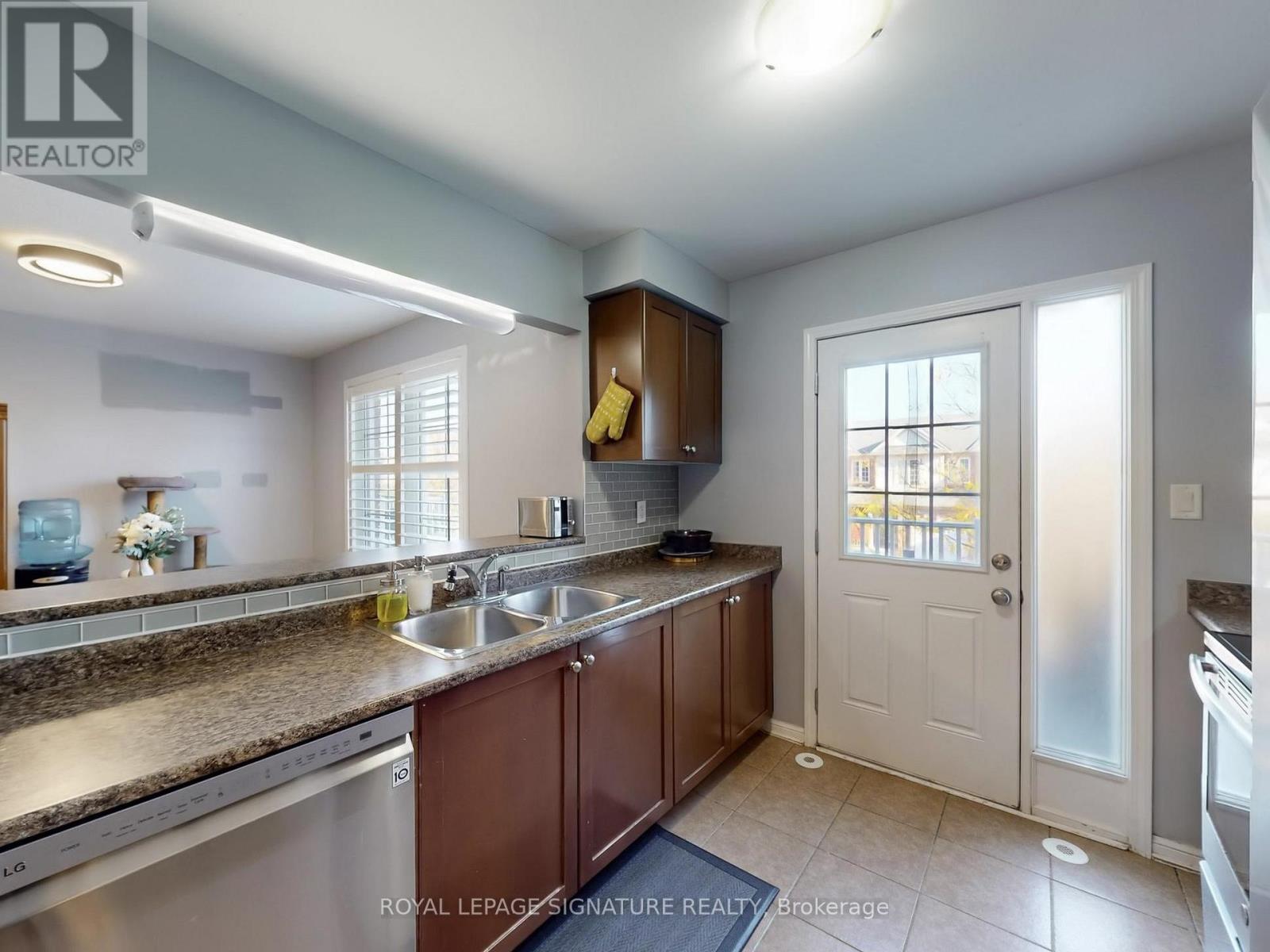 597 Speyer Circle, Milton, Ontario  L9T 0Y1 - Photo 14 - W12453067