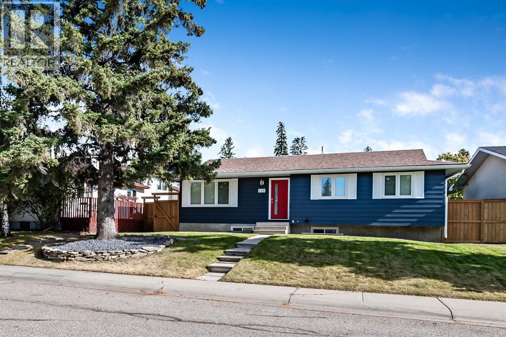 128 Queen Alexandra Close Se, Calgary, Alberta  T2J 3P8 - Photo 2 - A2262916
