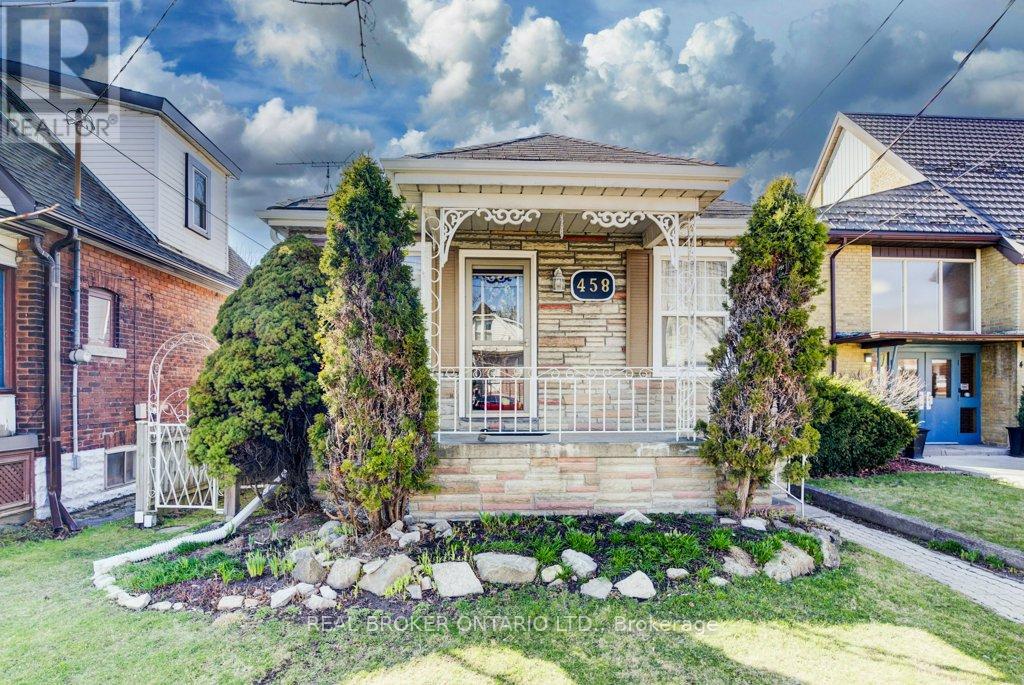458 Upper Wentworth Street, Hamilton, Ontario  L9A 4T7 - Photo 3 - X12453040