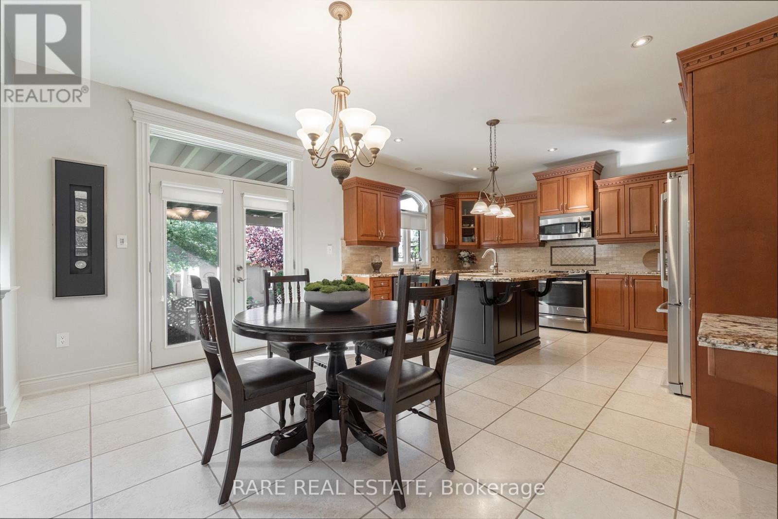 86 Silverlace Circle, Hamilton, Ontario  L8E 6A6 - Photo 10 - X12453071