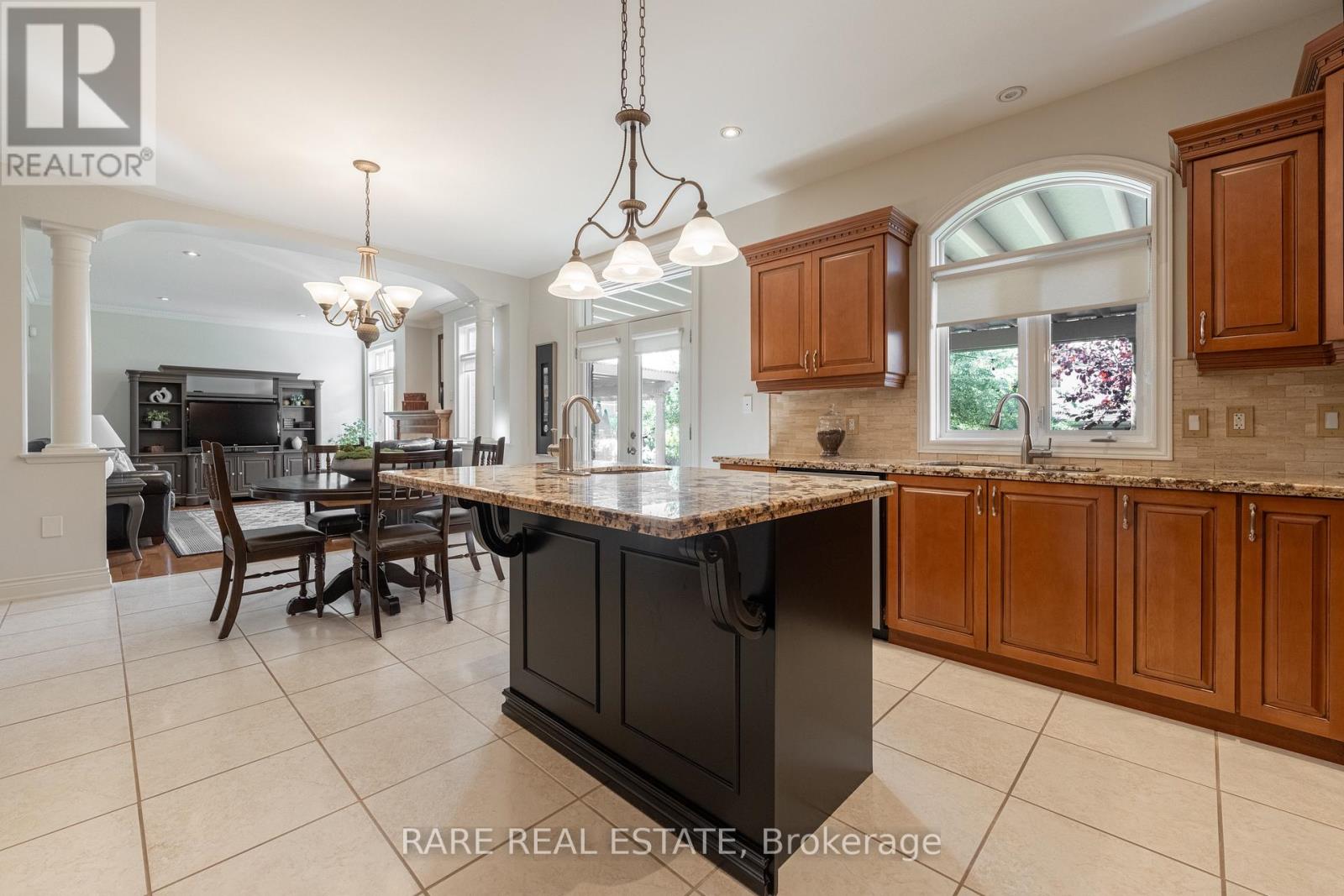 86 Silverlace Circle, Hamilton, Ontario  L8E 6A6 - Photo 11 - X12453071